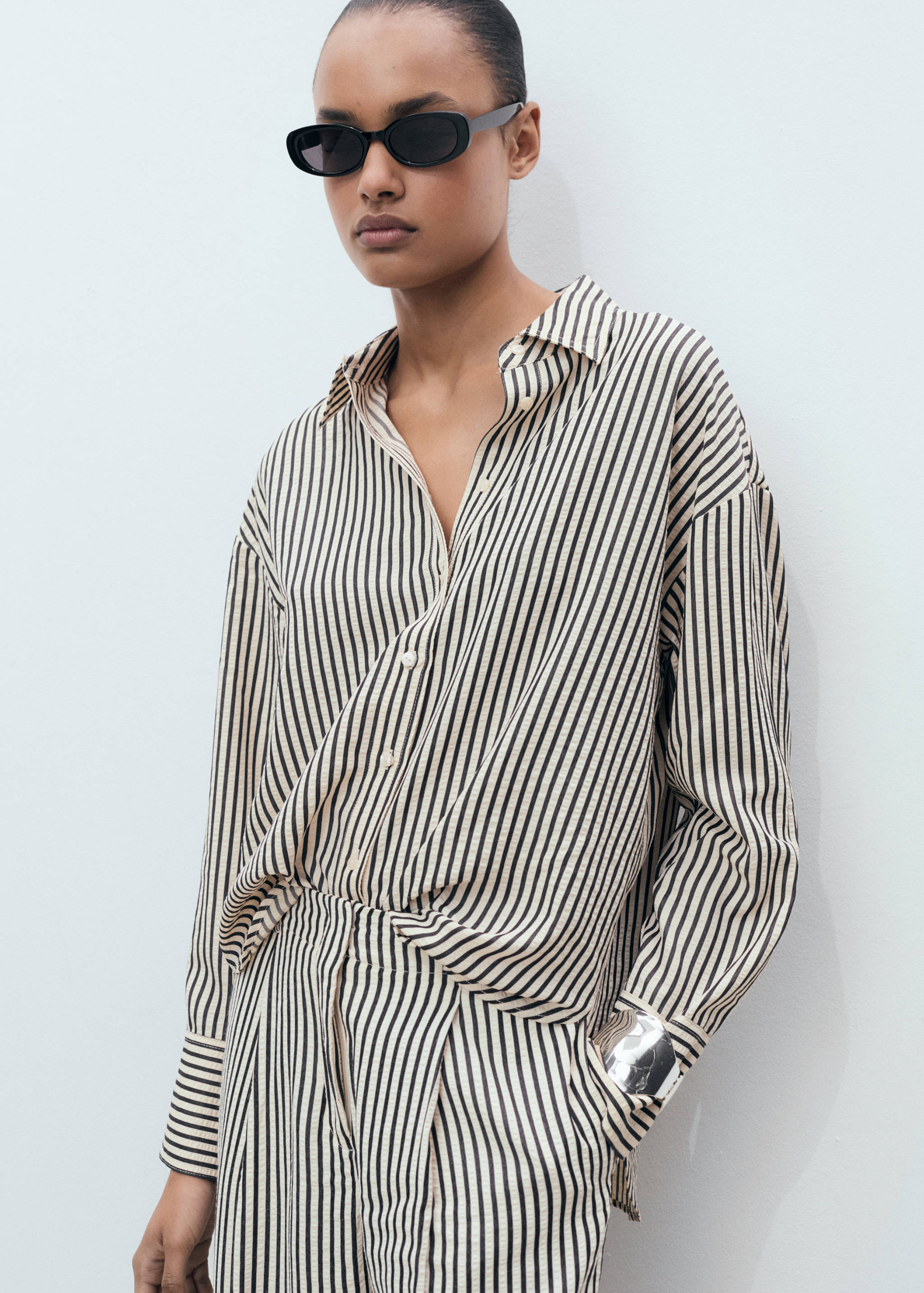 Striped textured shirt - Medium plane