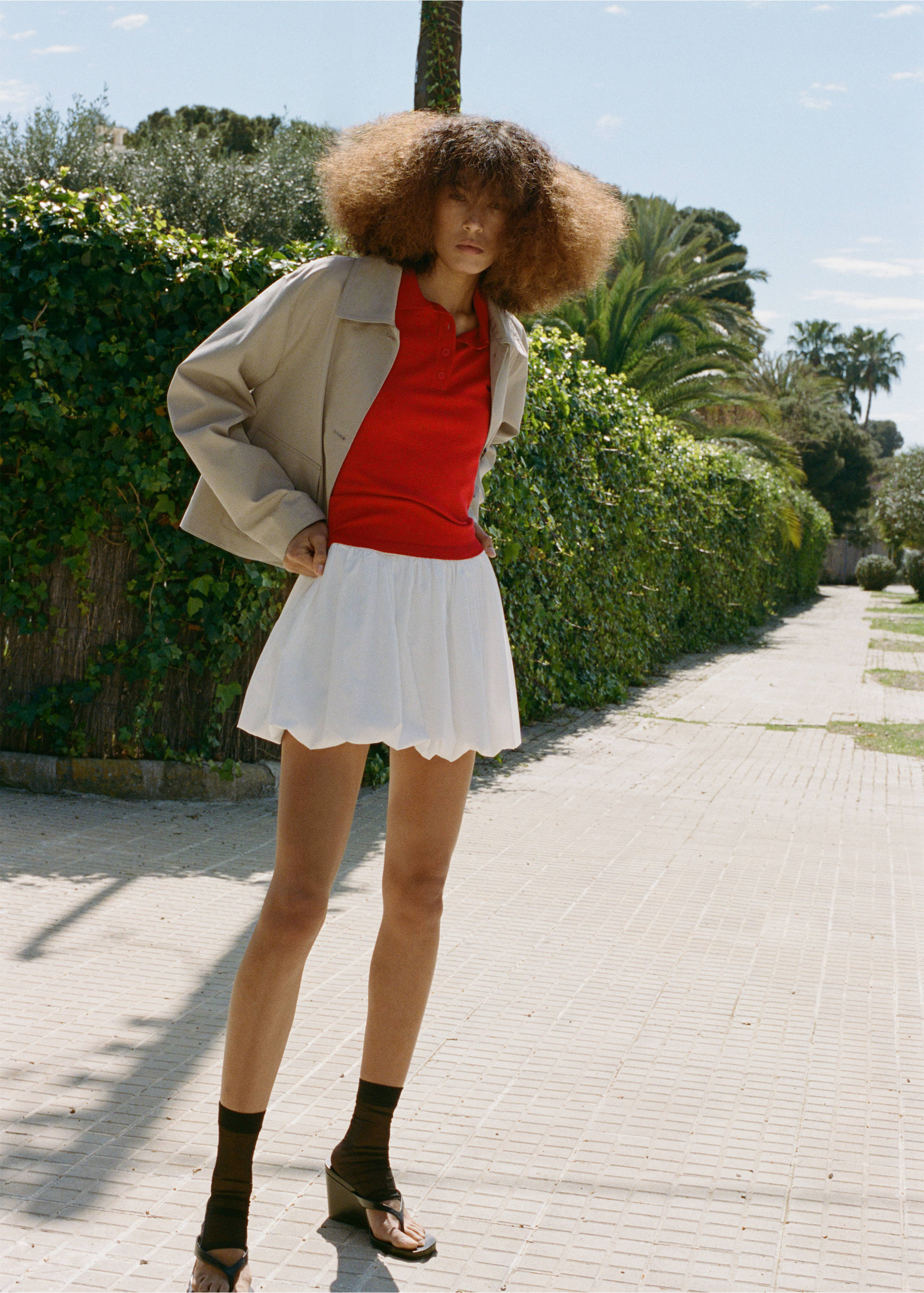 Polo-neck sweater with contrasting trims - Details of the article 3, Red. Ref: 87077176-00.