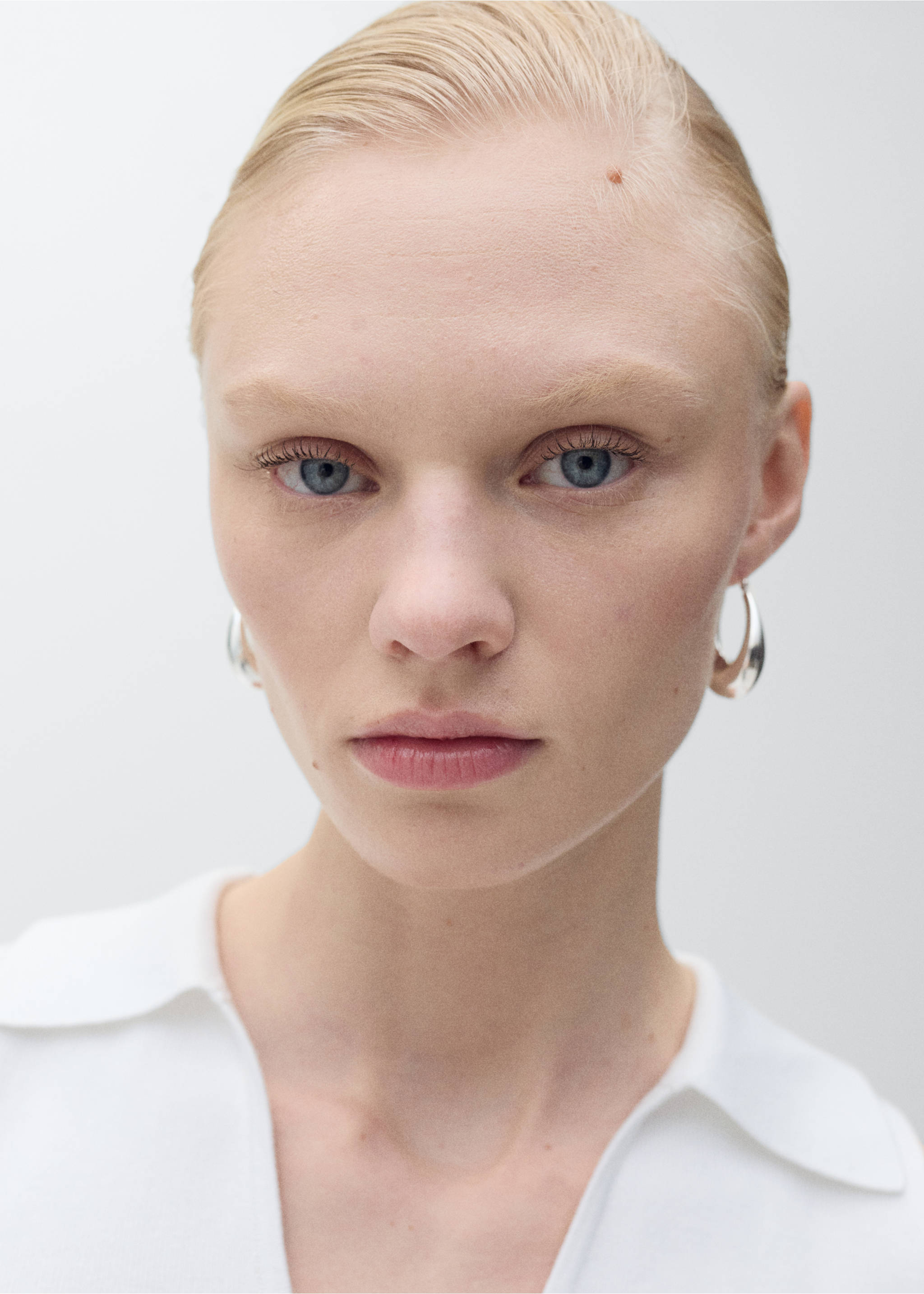 Polo-neck knitted top - Details of the article 1, Ecru. Ref: 87077180-00.