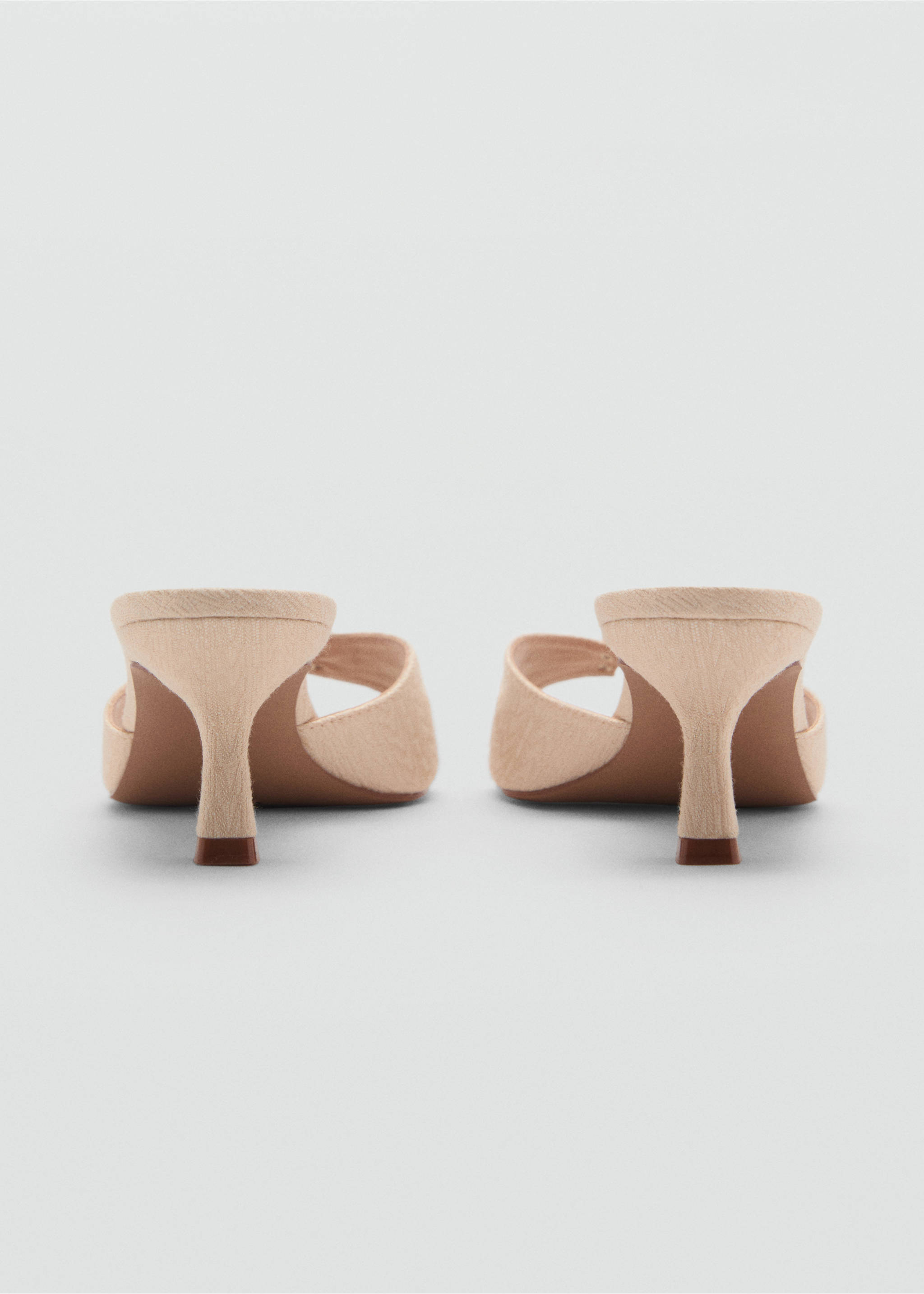 Högklackade sandaler med öppen häl och glänsande detalj - Detaljer om artikeln 2, Rå. Ref: 87077181-00.