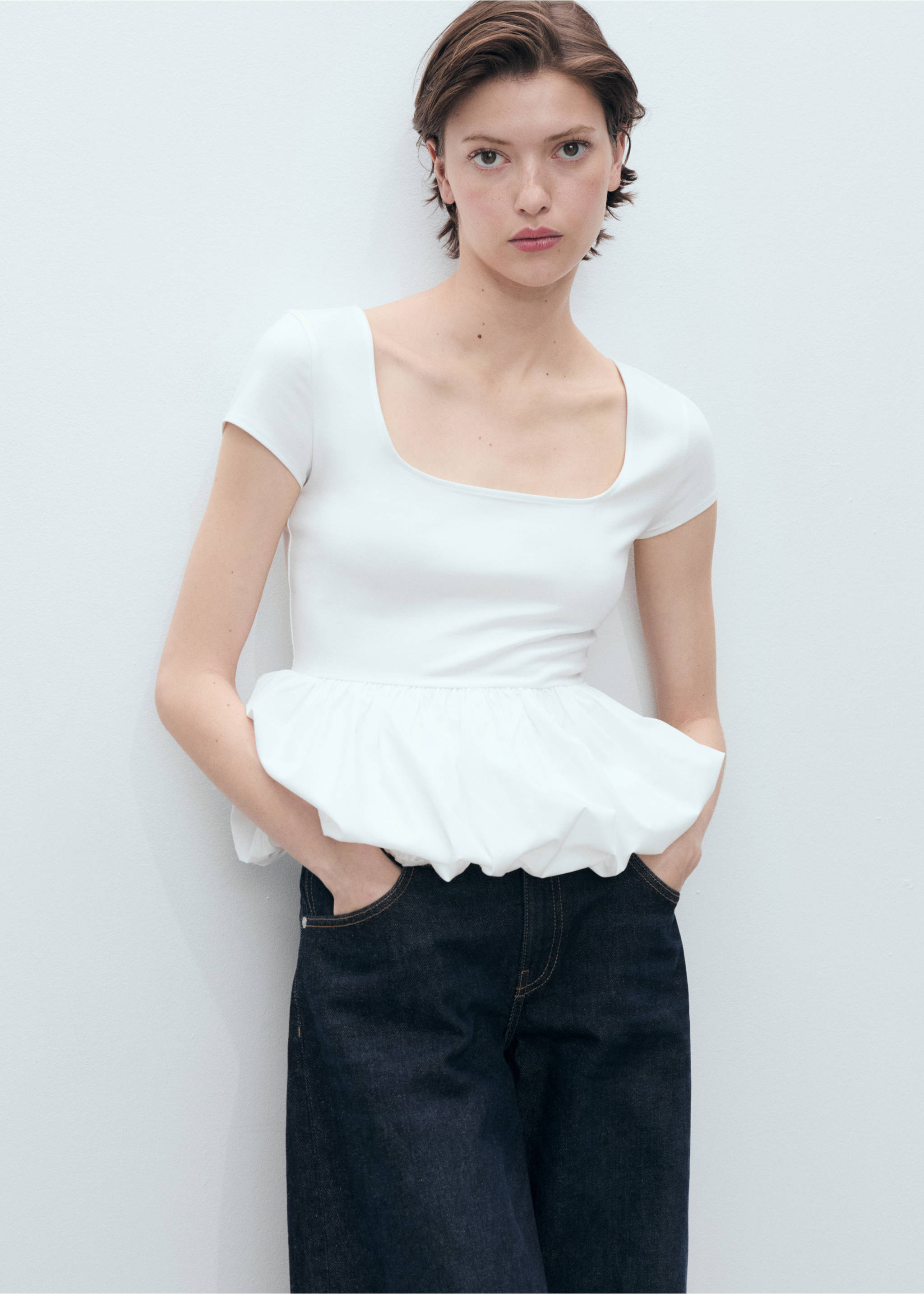 Gerüschtes Kurzarm-Top - Mittlere Ansicht, Weiß. Ref: 87077186-00.