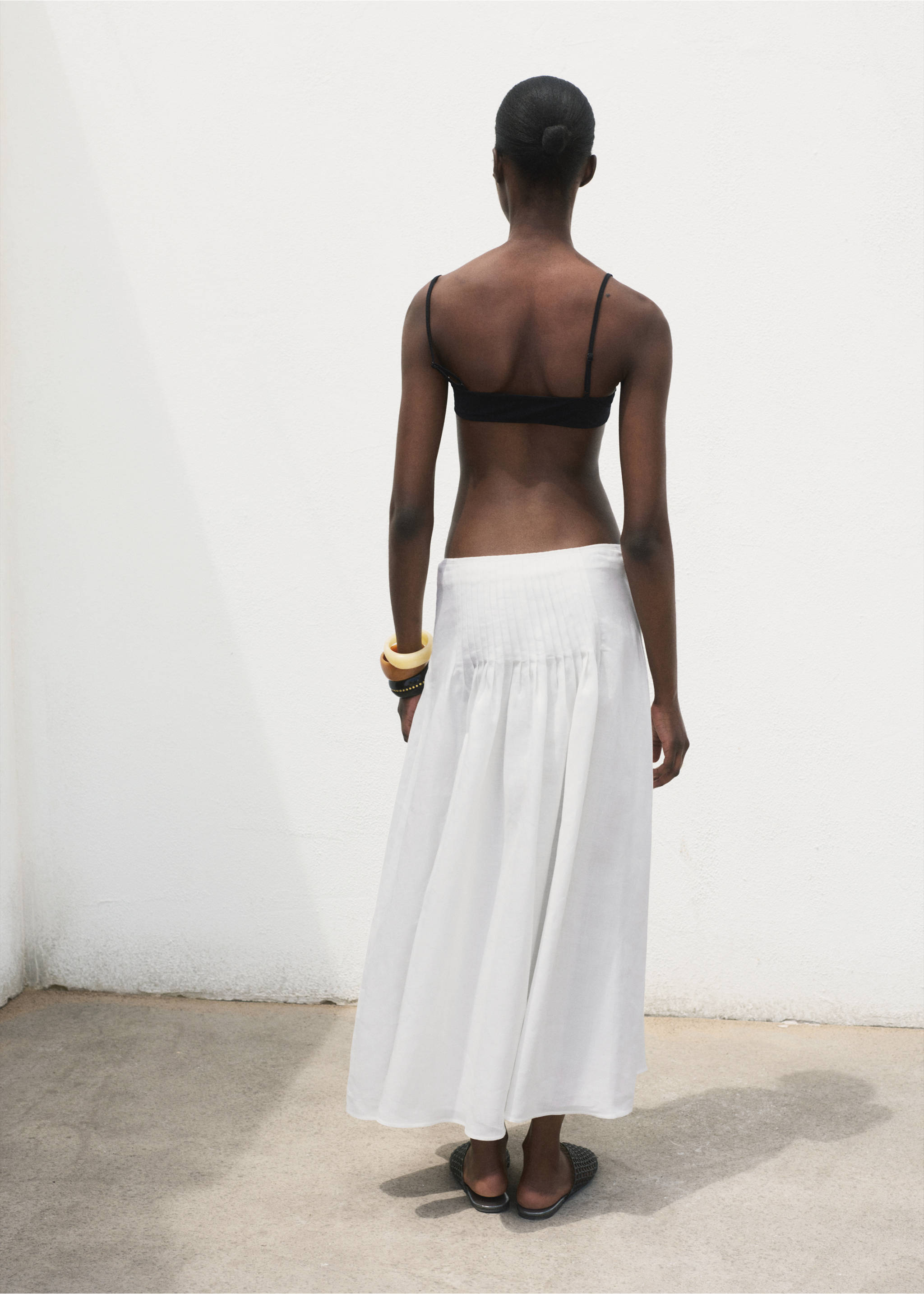 Ramie pleated skirt - Details of the article 1, White. Ref: 87077187-00.