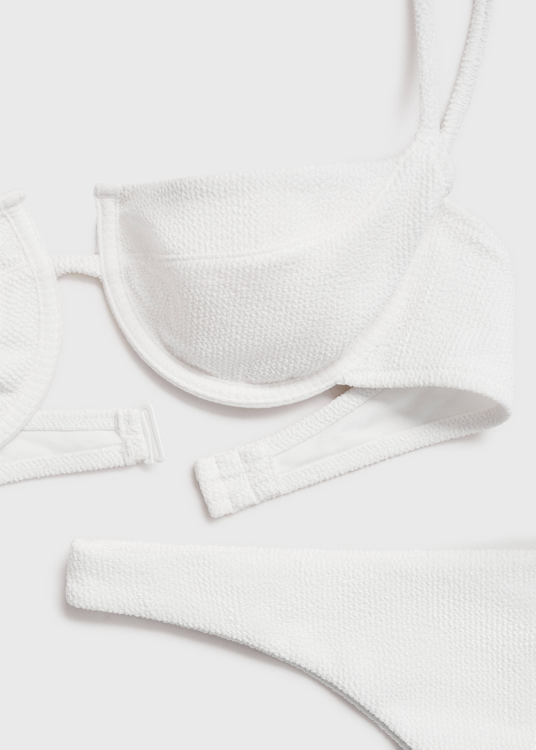 Figi bikini brazylijskie z teksturą - Szczegóły artykułu 0