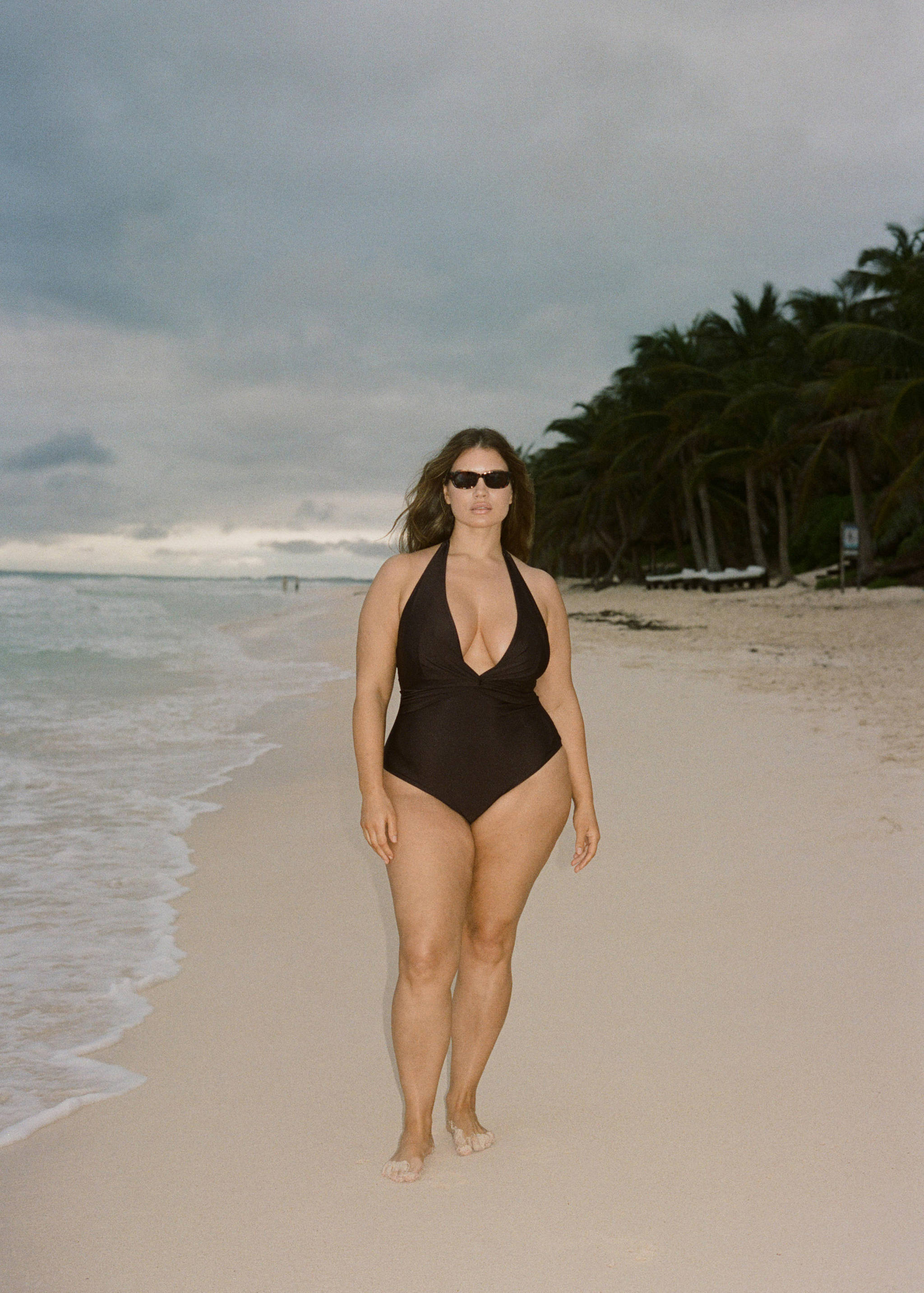 Drapierter Neckholder-Badeanzug - Detail des Artikels 6