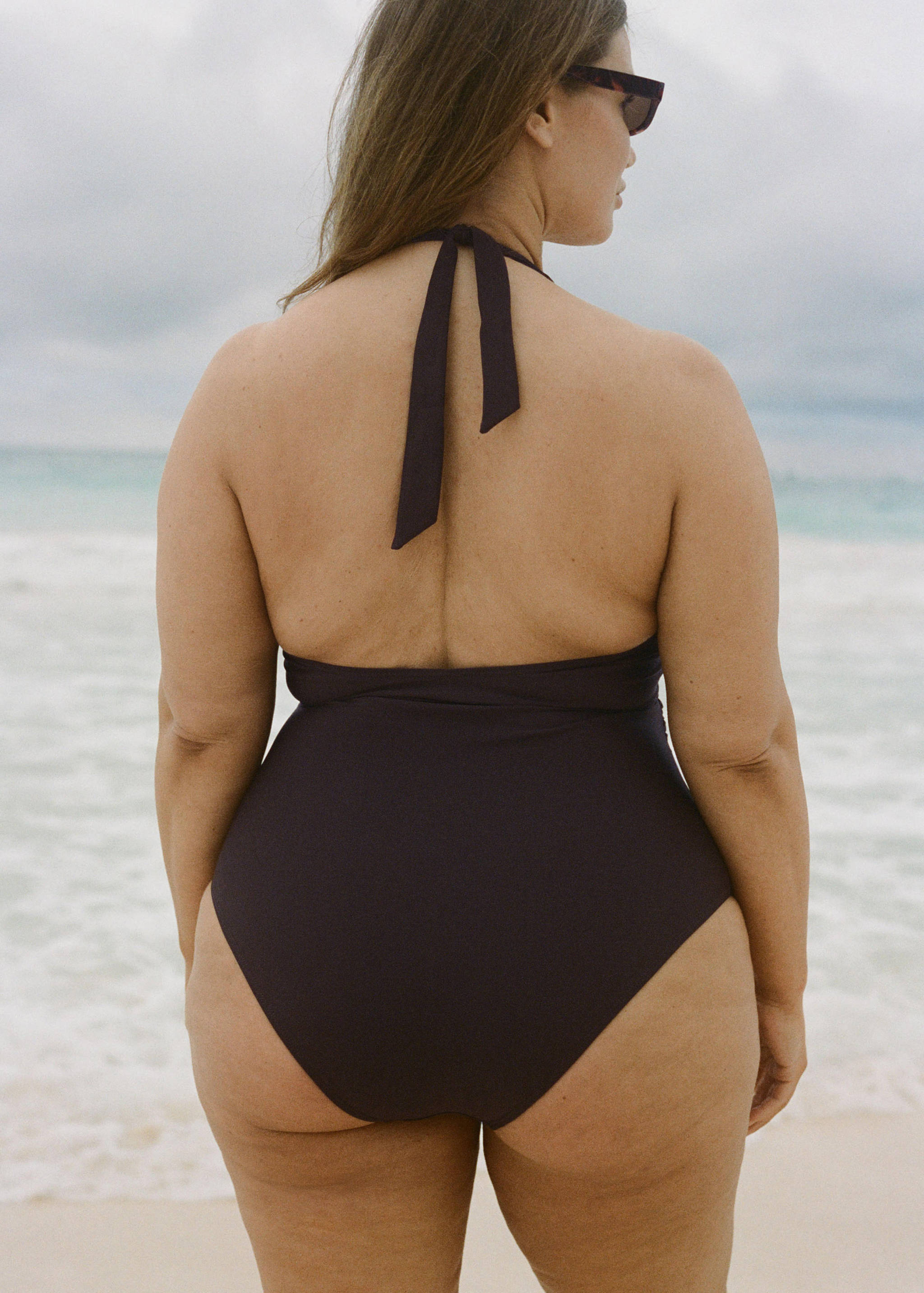 Drapierter Neckholder-Badeanzug - Detail des Artikels 4