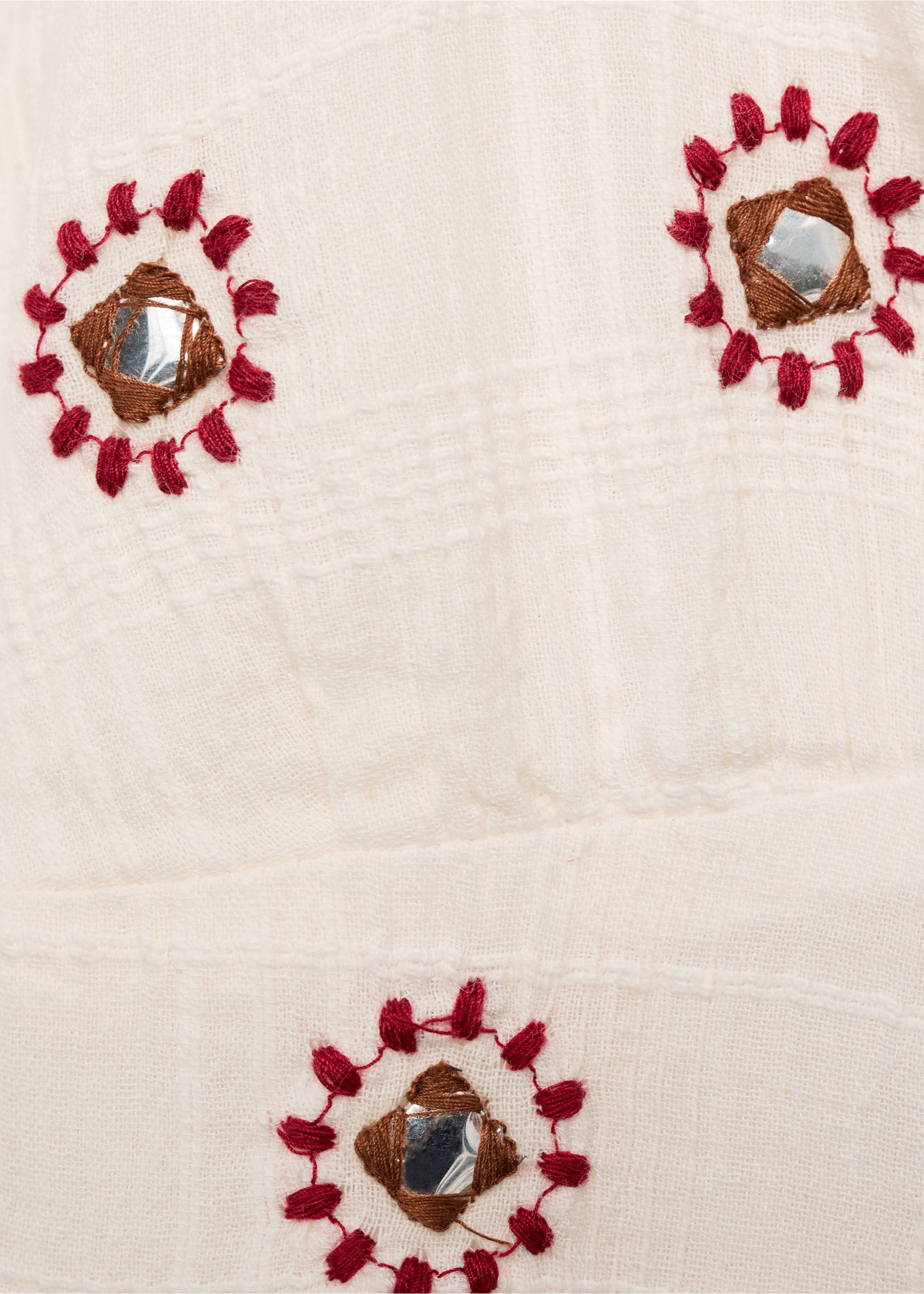 Besticktes Kleid mit aufgesticktem Sonnenmotiv - Detail des Artikels 0, Cremeweiß. Ref: 87077681-00.