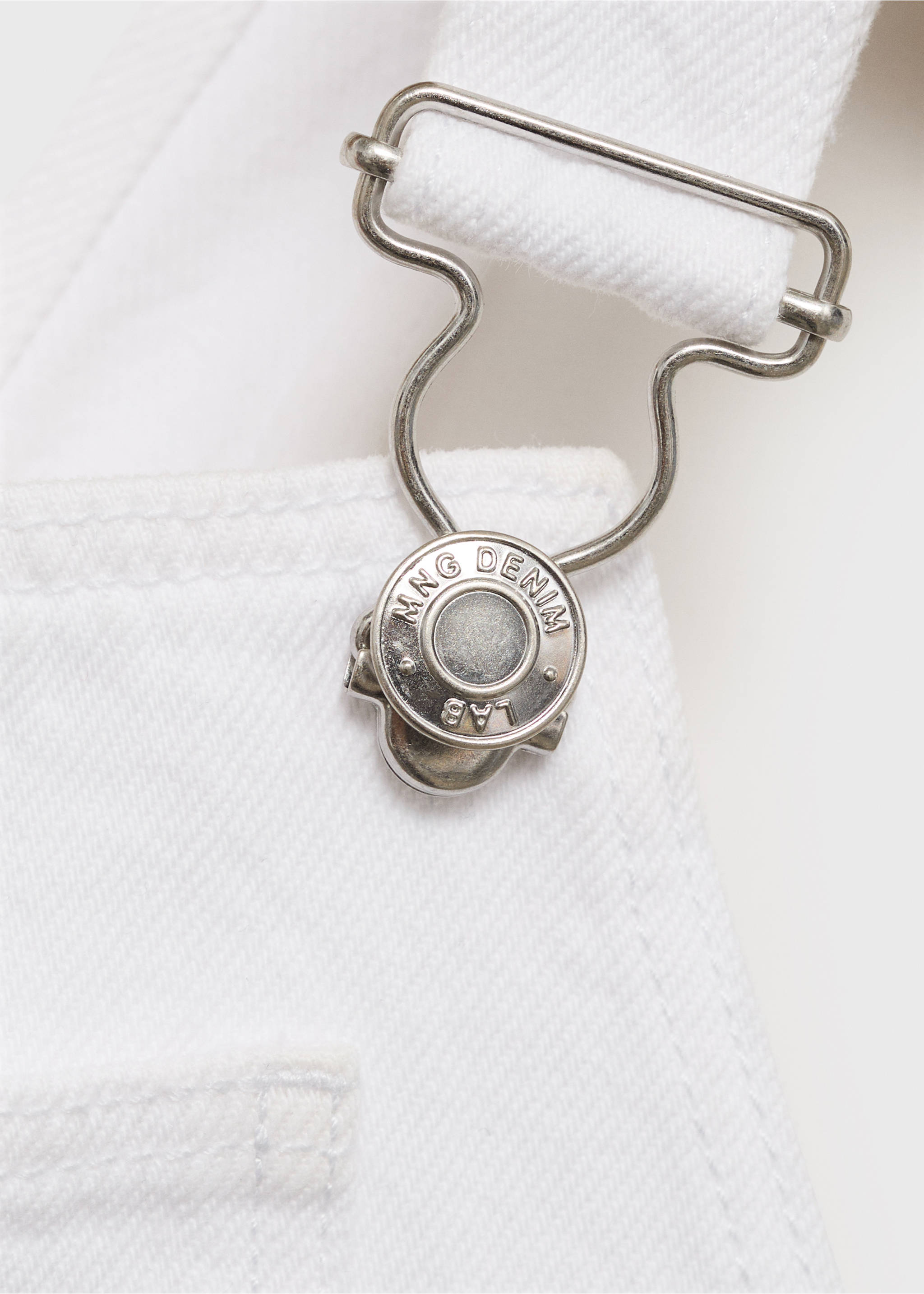 Short denim dungarees - Details of the article 8, White. Ref: 87077684-00.