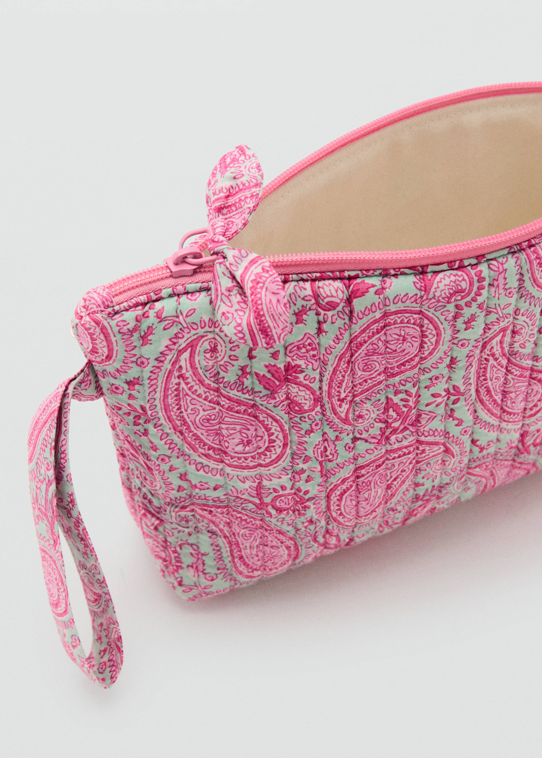 Quilted printed toiletry bag - Details of the article 2