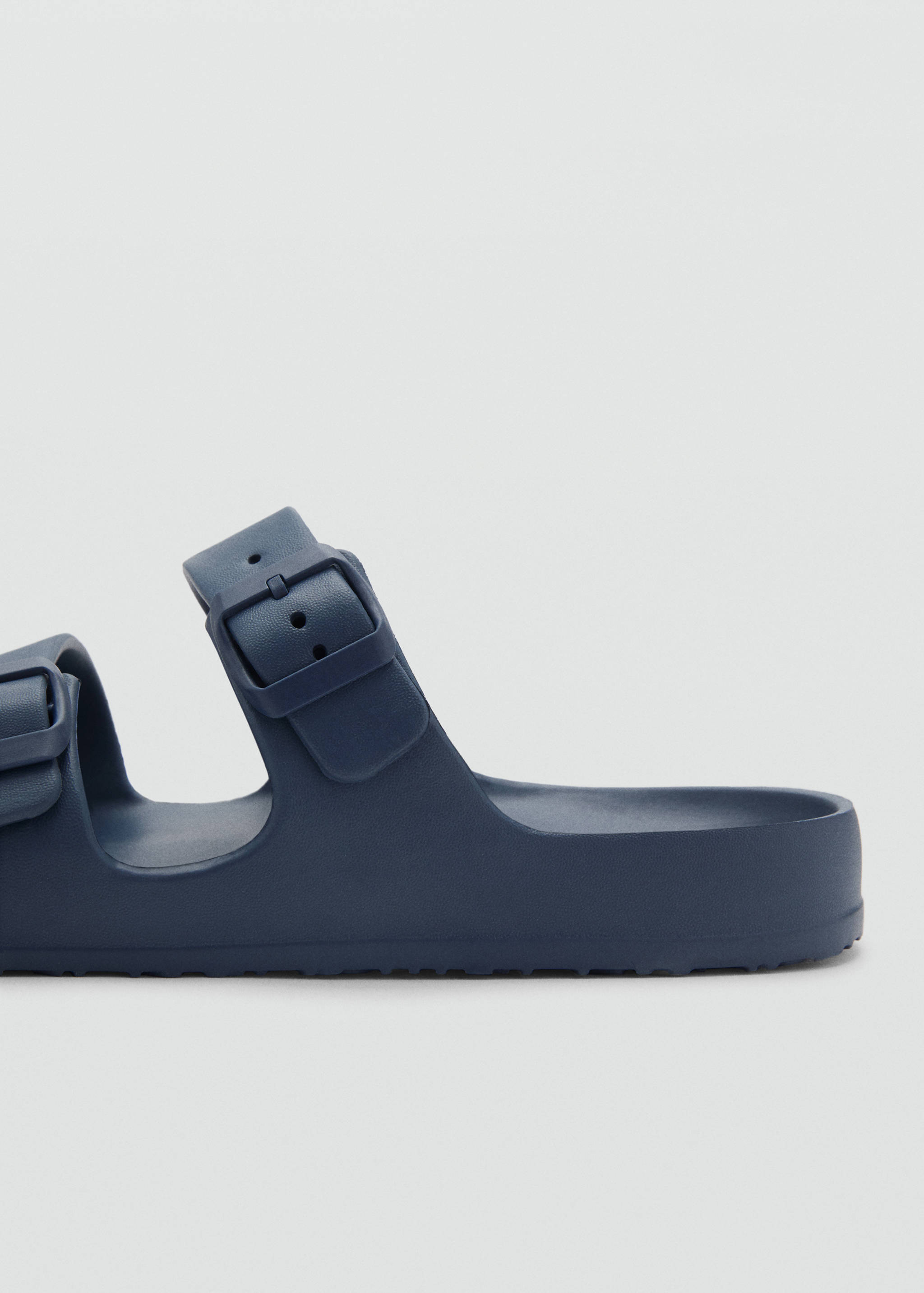 Flip-flops with buckle straps - Details of the article 1