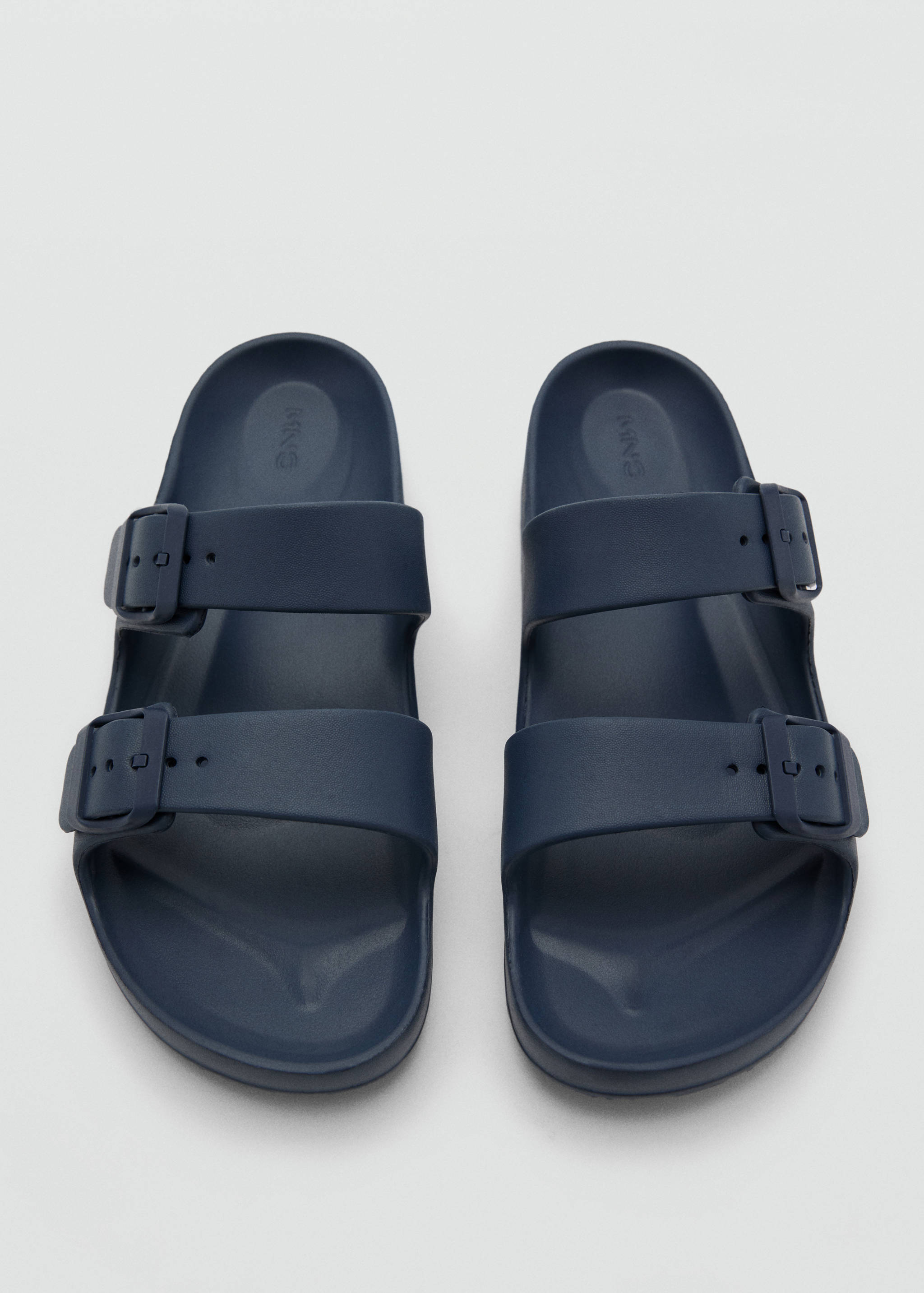Flip-flops with buckle straps - Details of the article 2