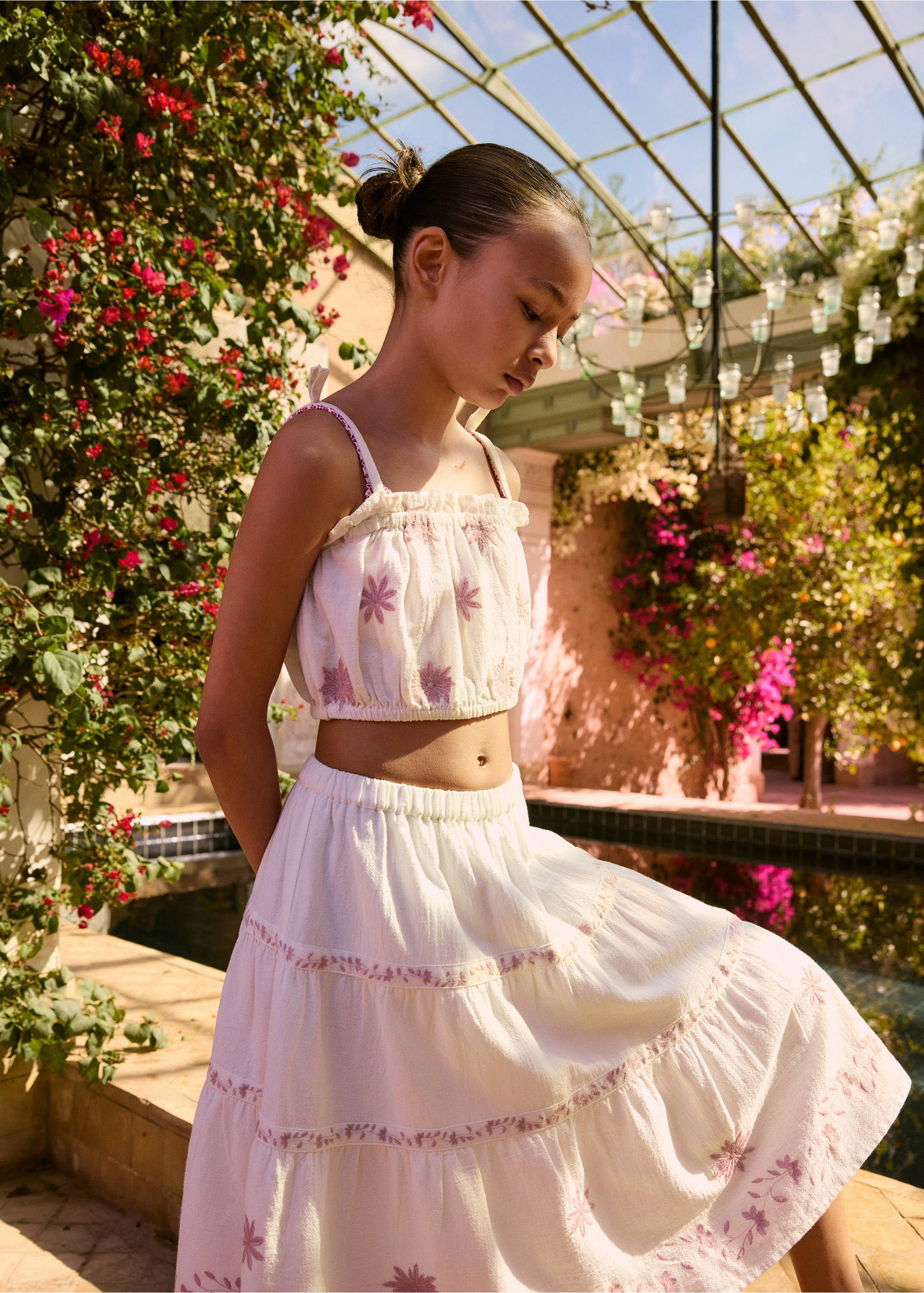 Floral embroidery skirt - Details of the article 3, Ecru. Ref: 87077696-00.