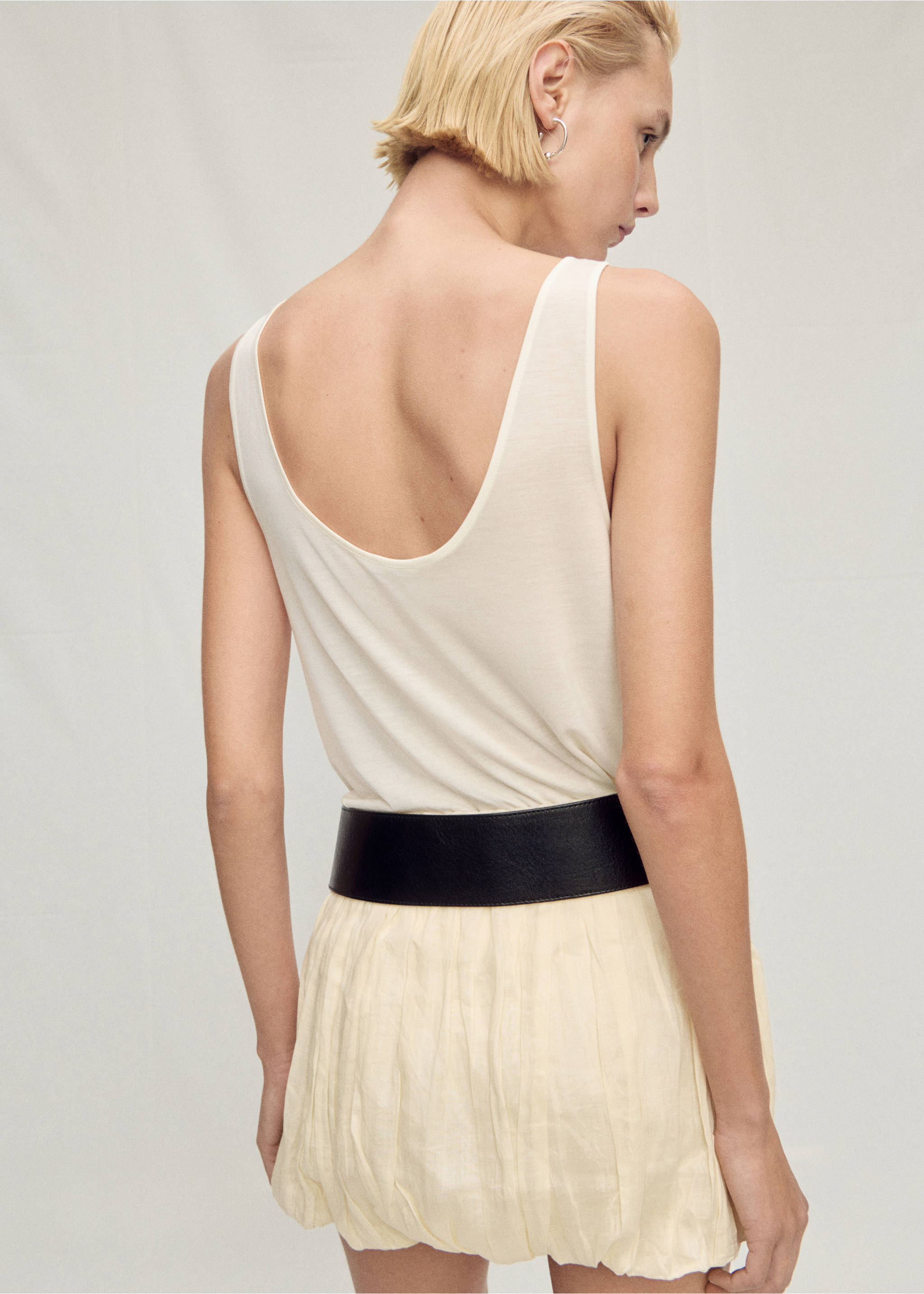 Low-neck lyocell top - Reverse of the article, Ecru. Ref: 87077715-00.