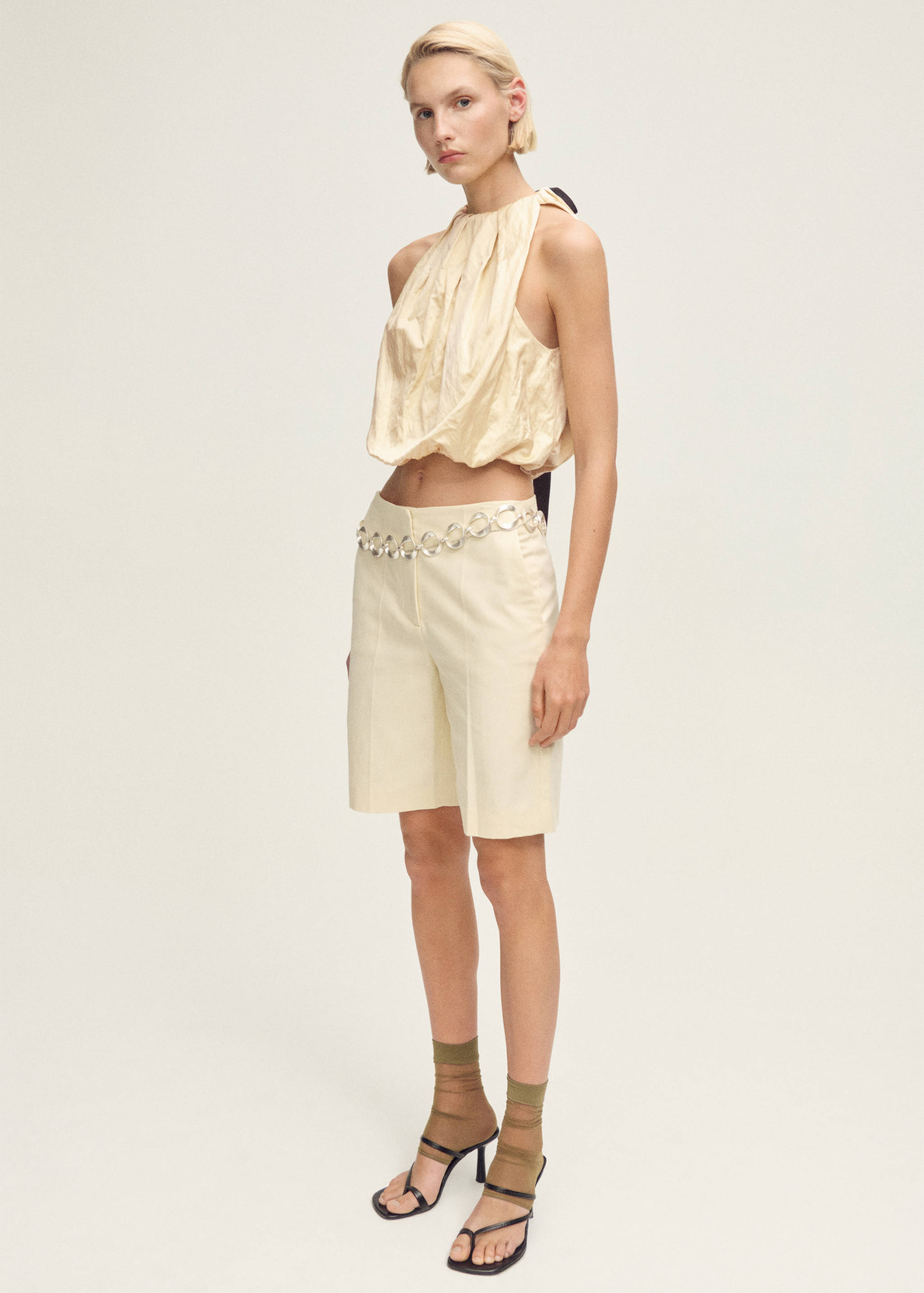 Creased-fabric balloon blouse - General plane