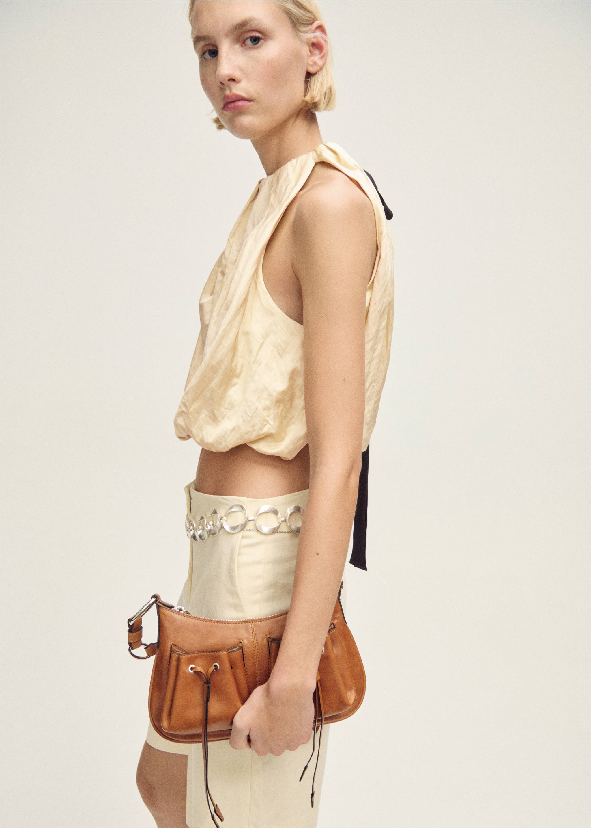 Creased-fabric balloon blouse - Medium plane, Ecru. Ref: 87077718-00.