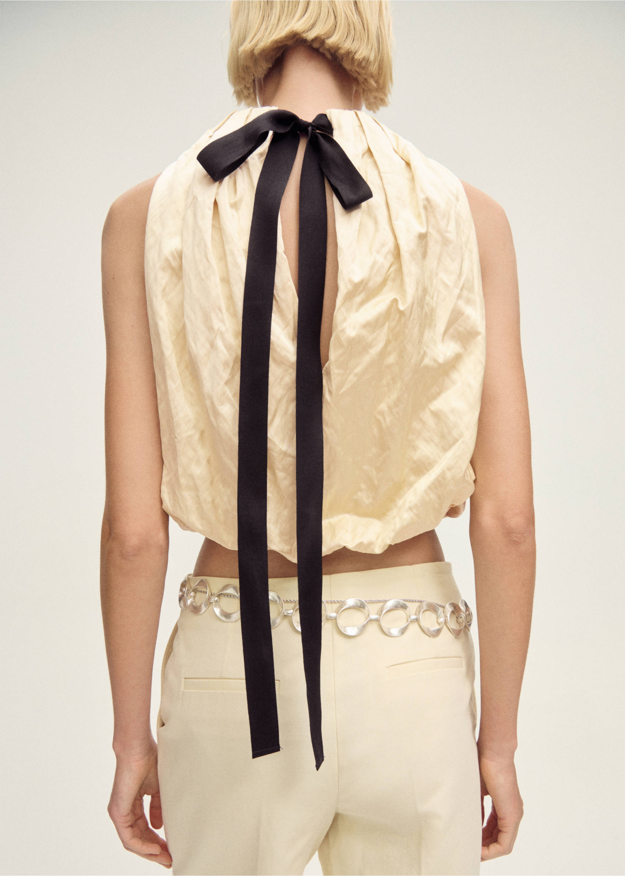 Creased-fabric balloon blouse - Reverse of the article, Ecru. Ref: 87077718-00.