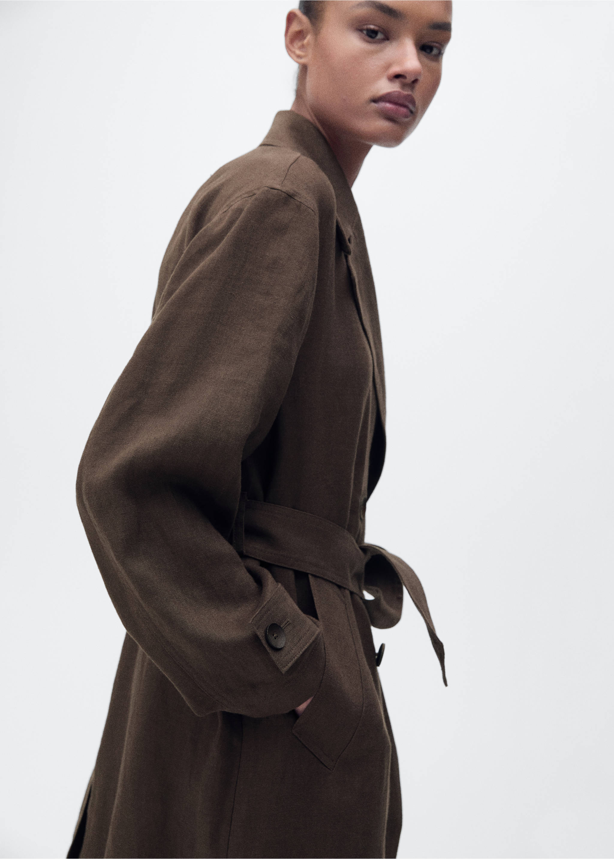 Trench lino doble botonadura - Detalle del artículo 2, Marrón. Ref: 87077888-00.