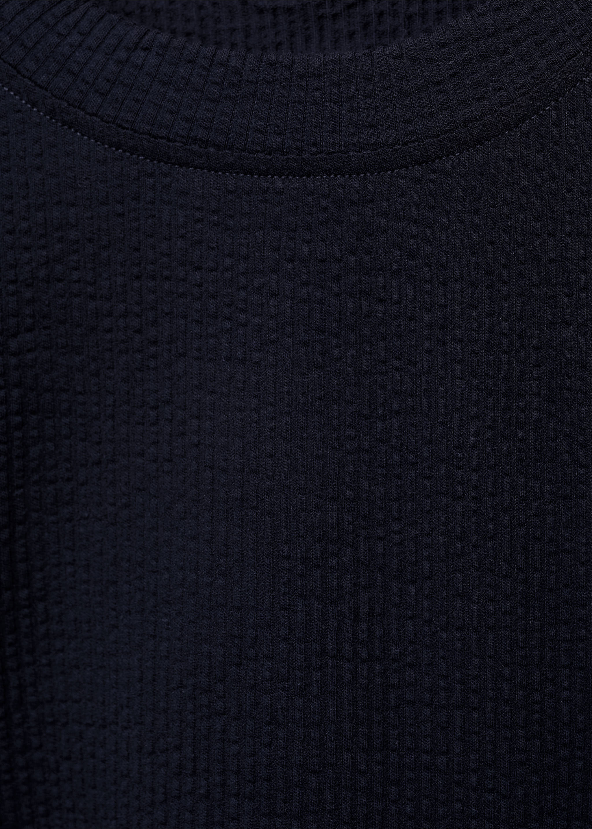 T-Shirt aus Seersucker-Baumwolle - Detail des Artikels 8, Dunkles Marineblau. Ref: 87077894-00.