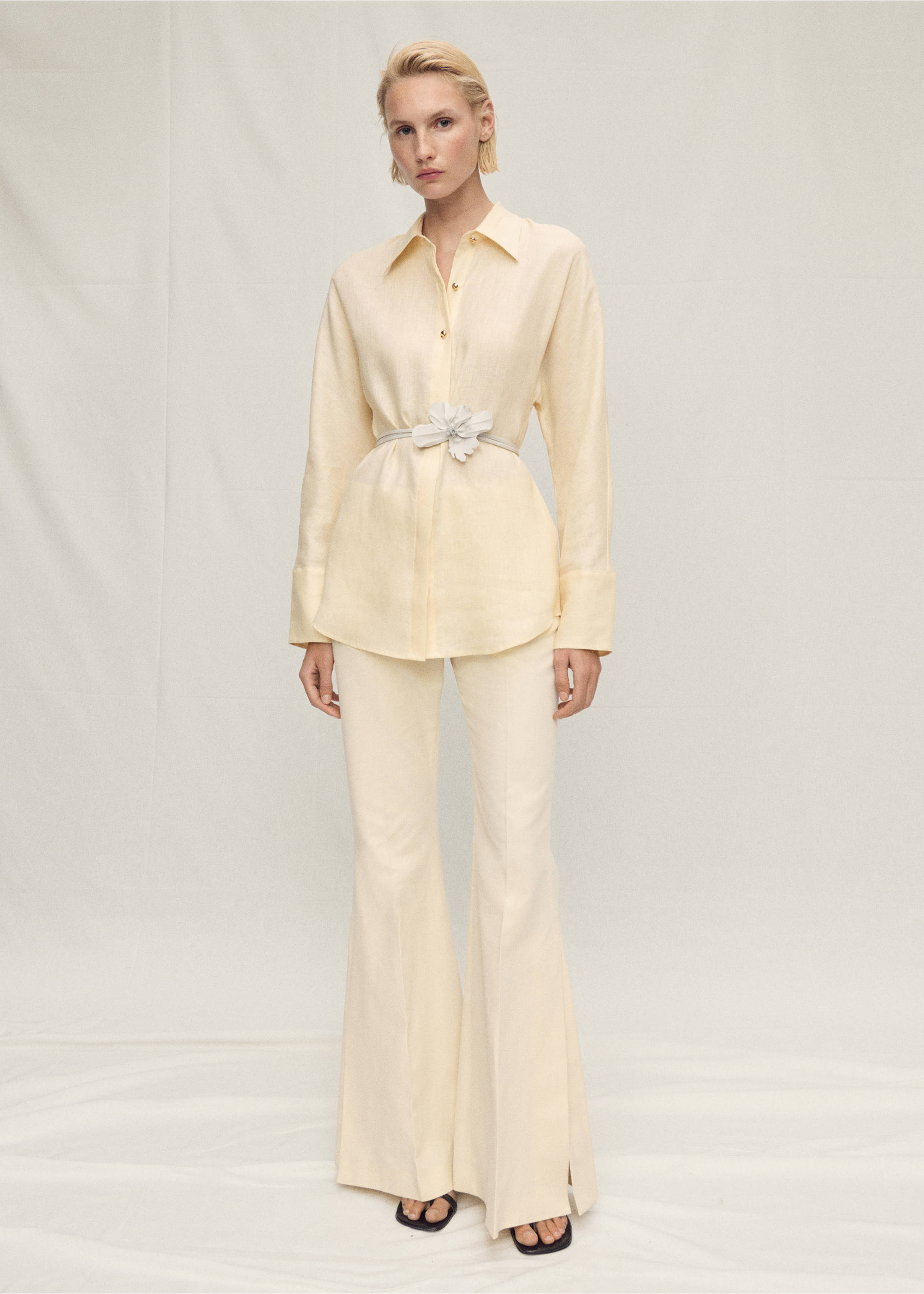 Linnen overhemd met knoopdetail - Overzichtstekening, Vanille. Ref: 87077899-00.