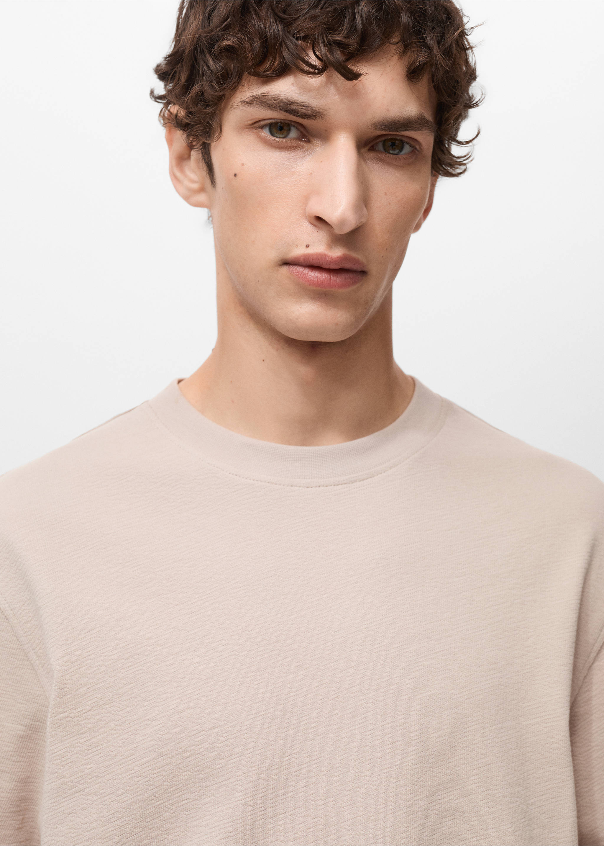 Structured relaxed-fit t-shirt - Details of the article 1, Beige. Ref: 87077901-00.