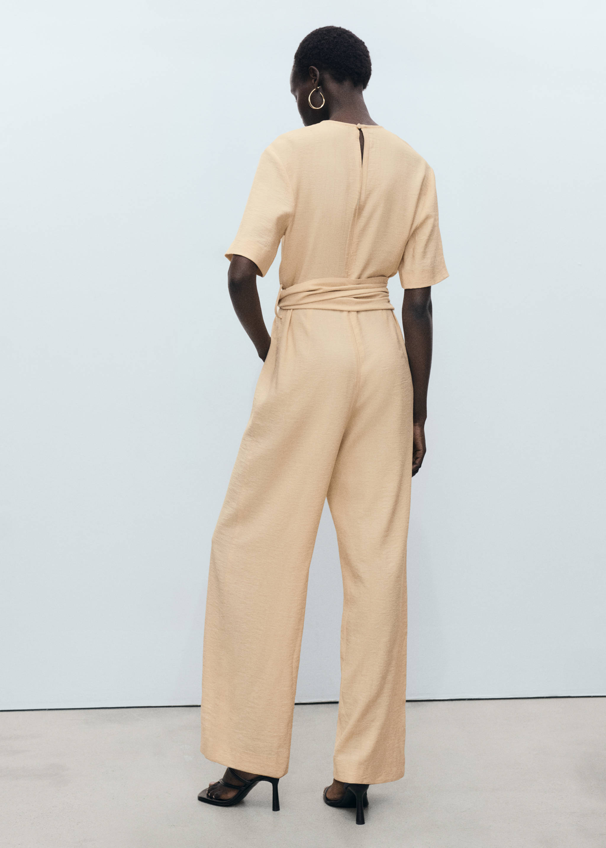 Straight-fit short-sleeved jumpsuit with belt - Reverse of the article