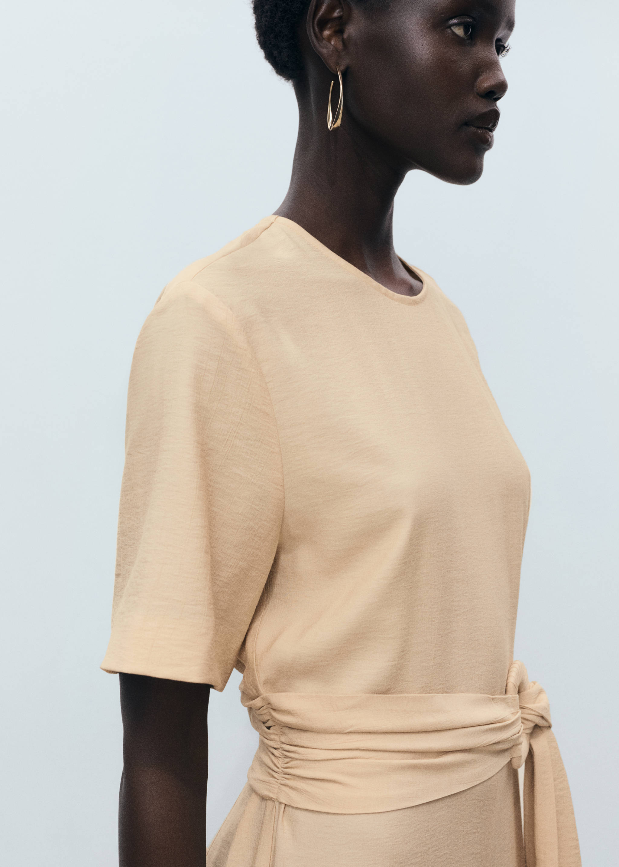 Straight-fit short-sleeved jumpsuit with belt - Details of the article 6