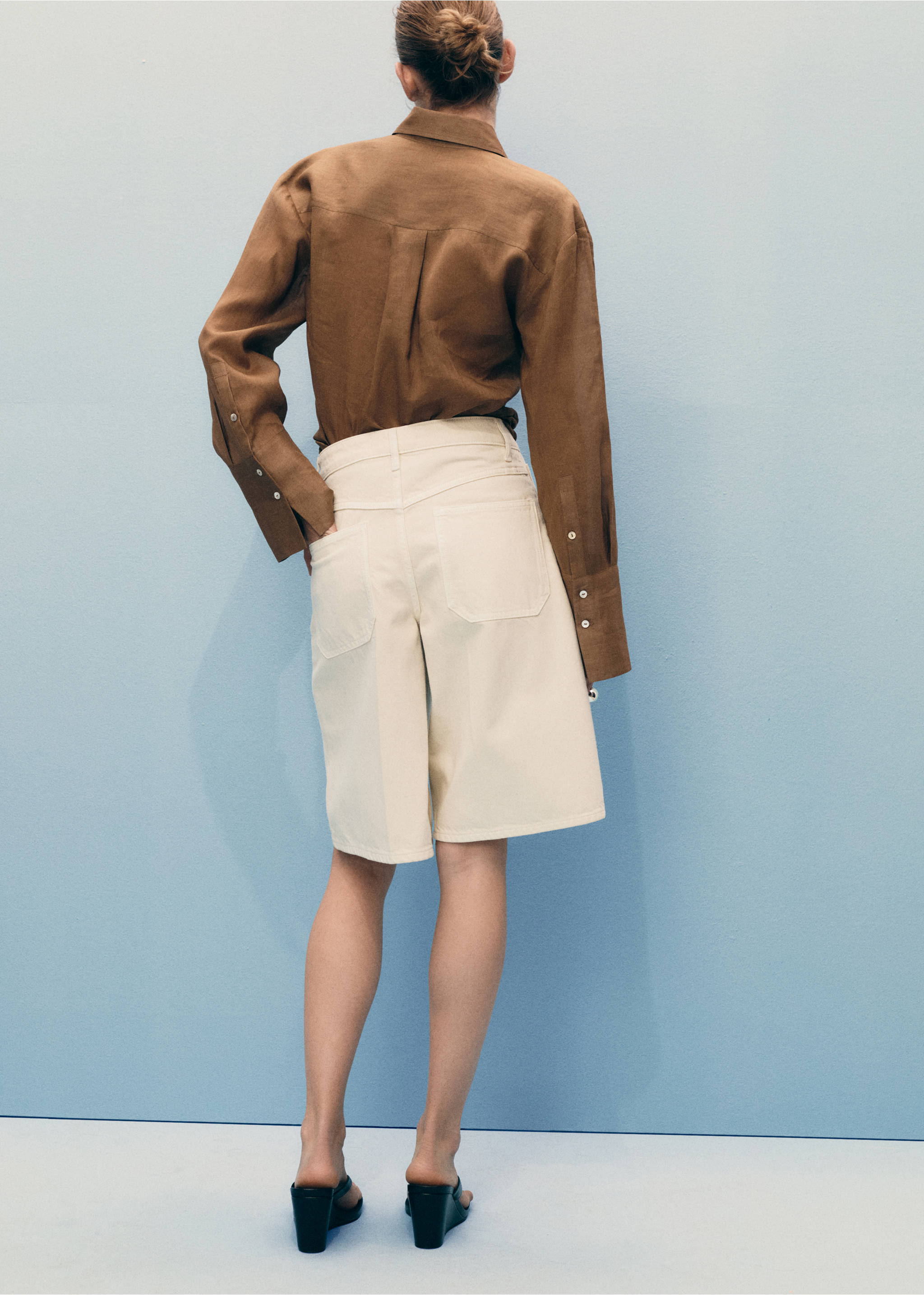 High-waisted denim bermuda jorts - Reverse of the article, White. Ref: 87078641-00.