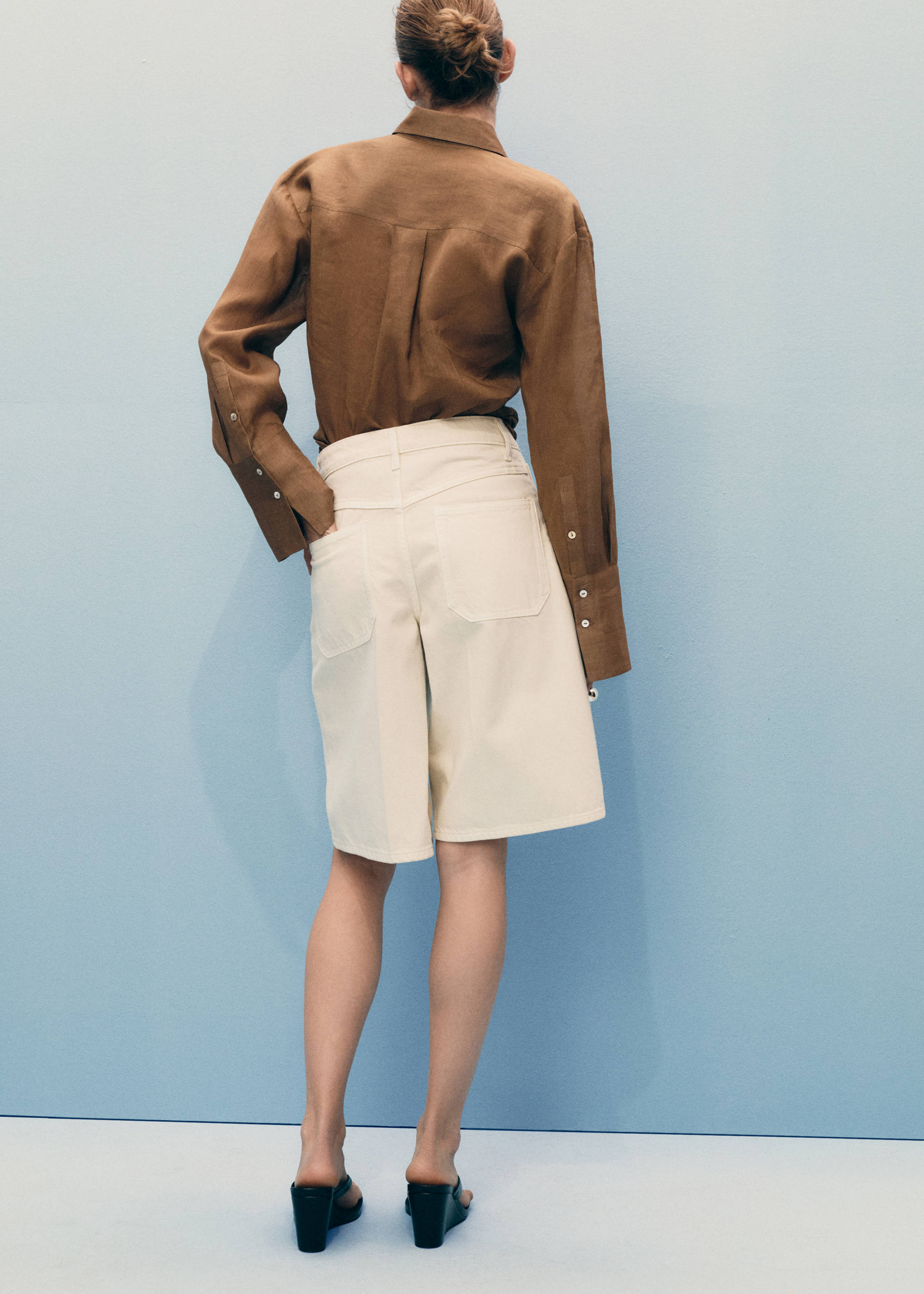 High-waisted denim bermuda jorts - Reverse of the article