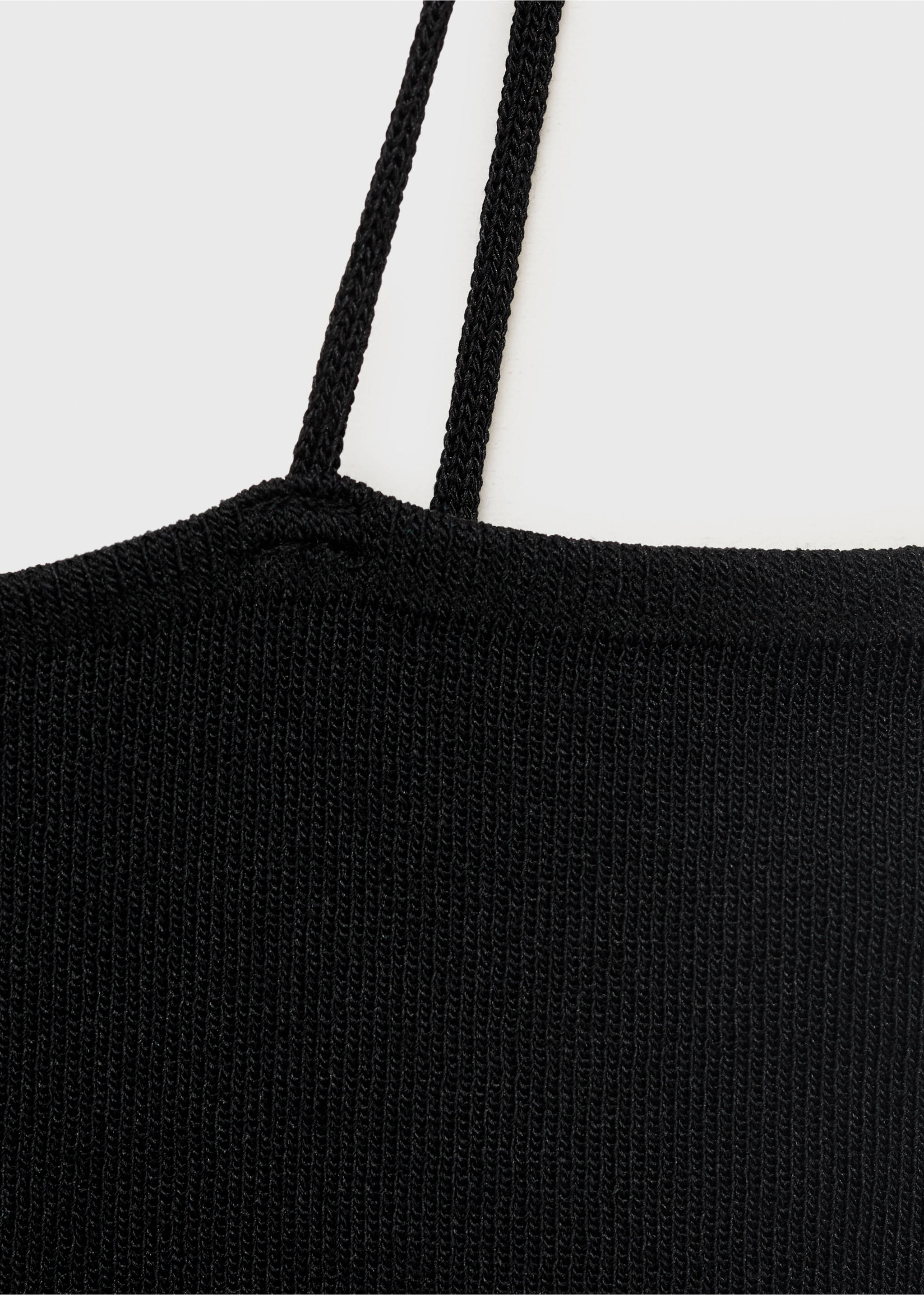 Top punt tirants maxi flor - Detall de l'article 0, Negre. Ref: 87078648-00.