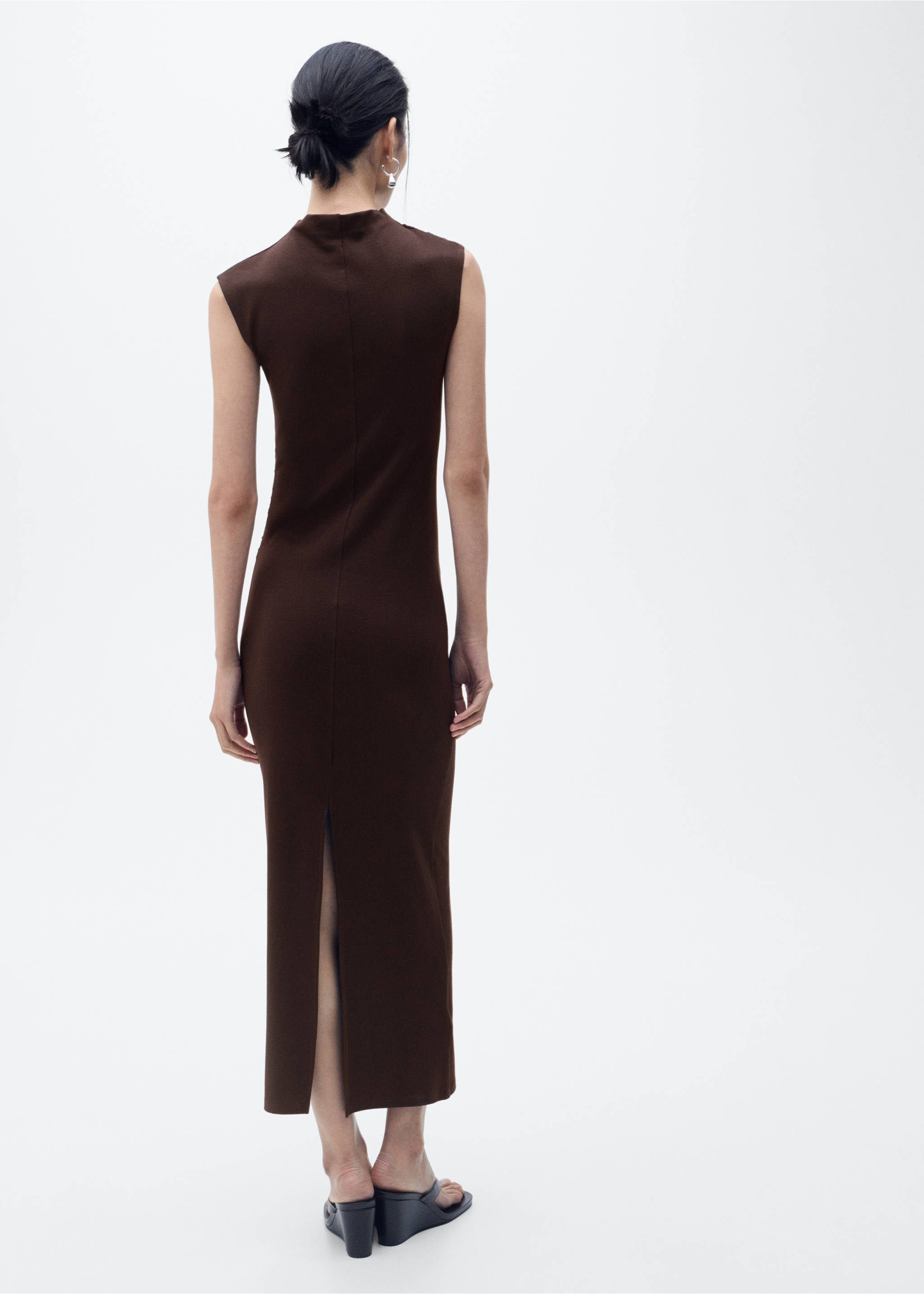 Draped dress with perkins collar - Reverse of the article, Brown. Ref: 87078650-00.