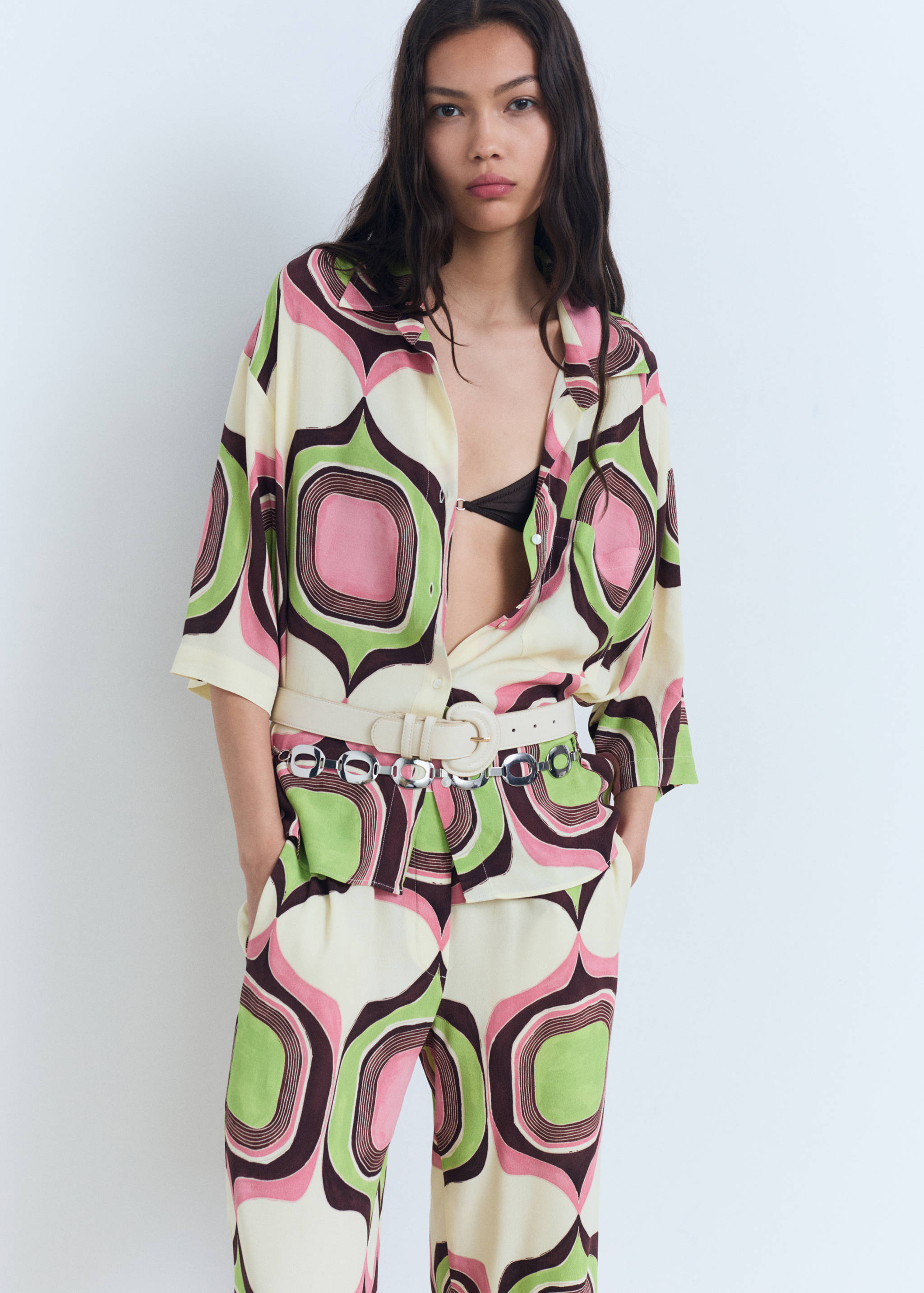 Pantalón estampado geométrico - Plano medio