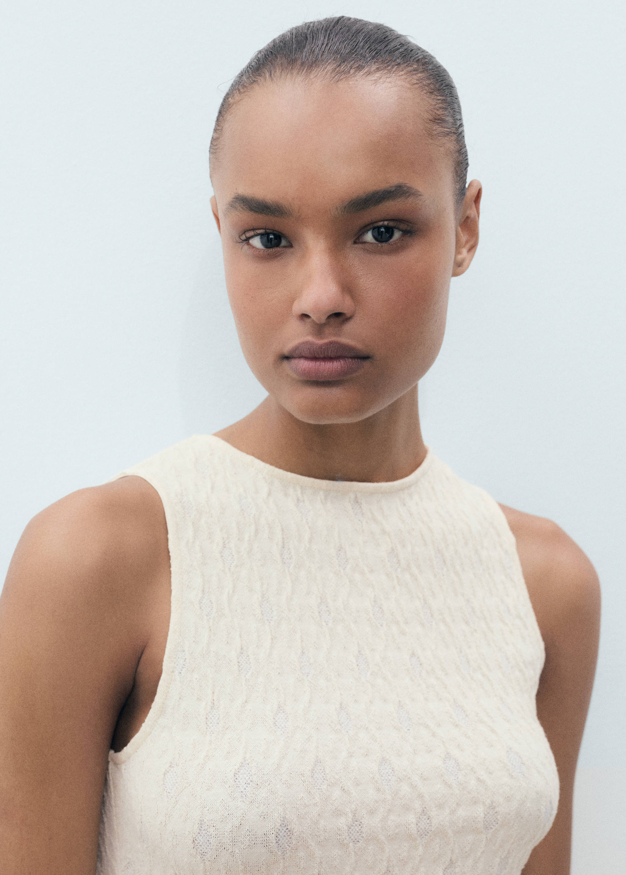 Fitted textured knitted dress - Details of the article 1