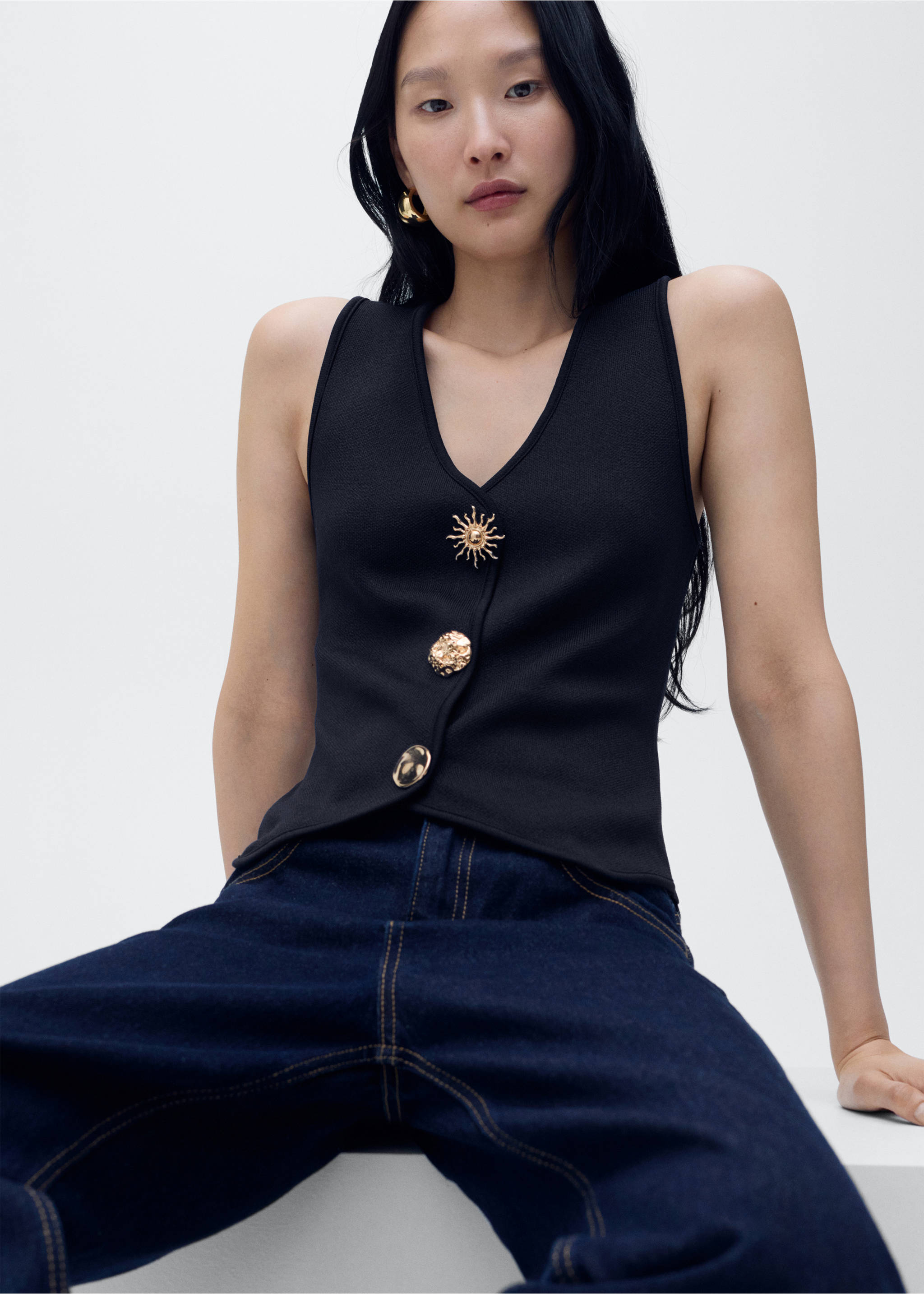 Knitted waistcoat with jewel buttons - Details of the article 2, Navy. Ref: 87079065-00.