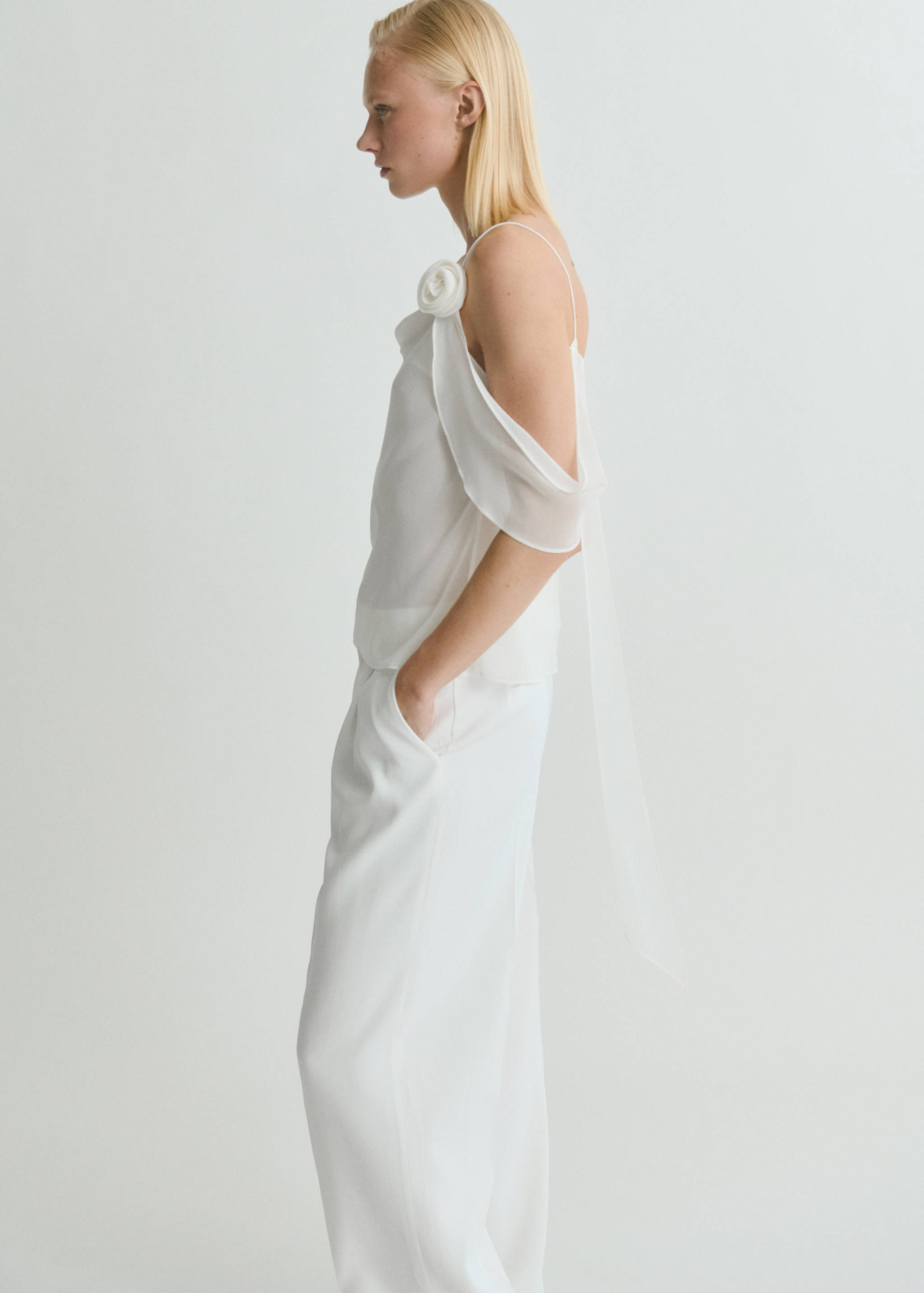 Draped top with flower detail - Details of the article 6