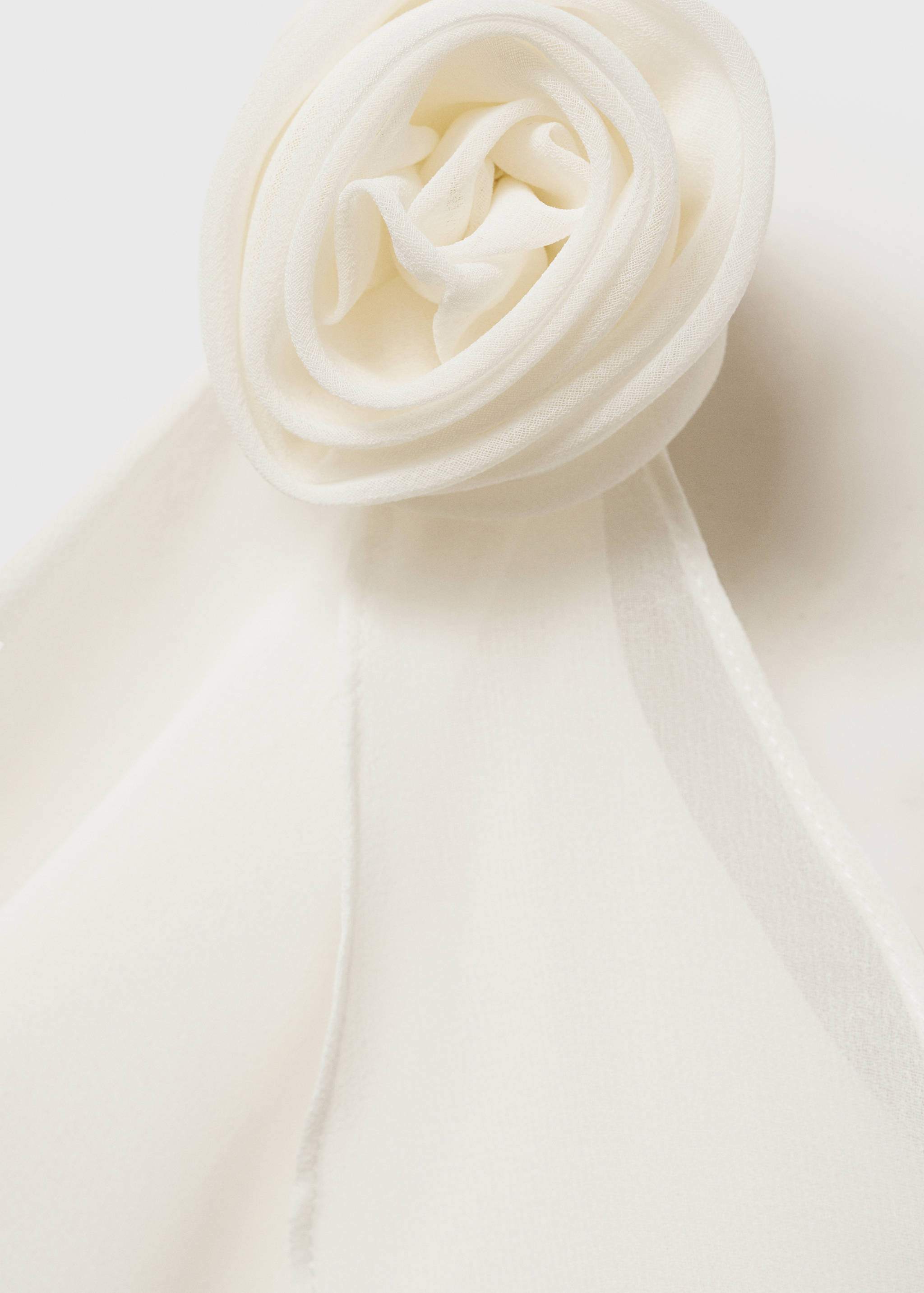 Draped top with flower detail - Details of the article 8