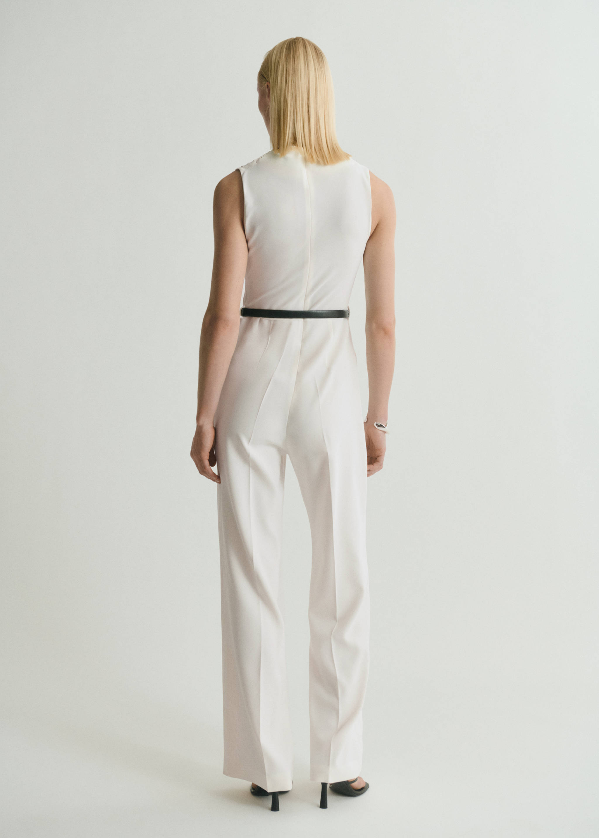 Long jumpsuit with draped neck and belt - Reverse of the article