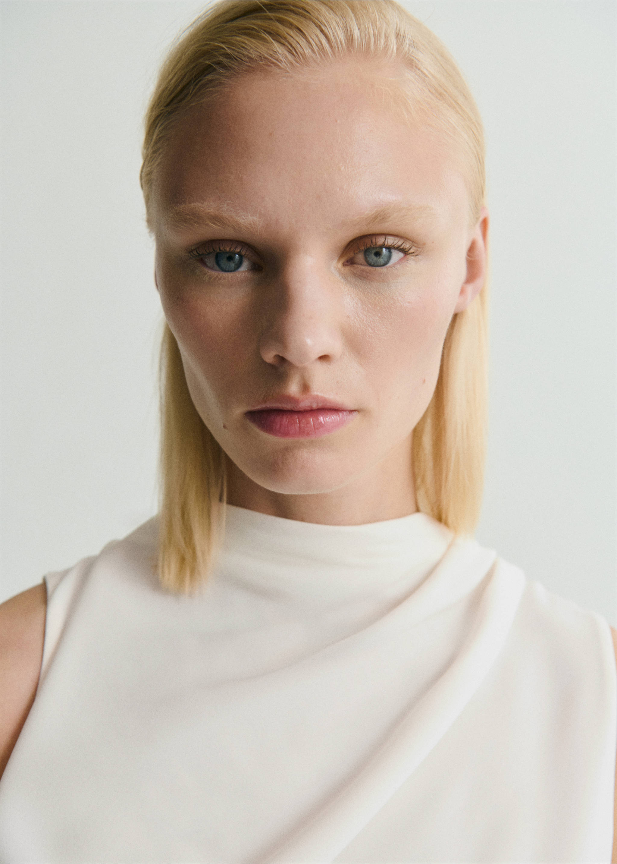 Long jumpsuit with draped neck and belt - Details of the article 1, Off White. Ref: 87079220-00.