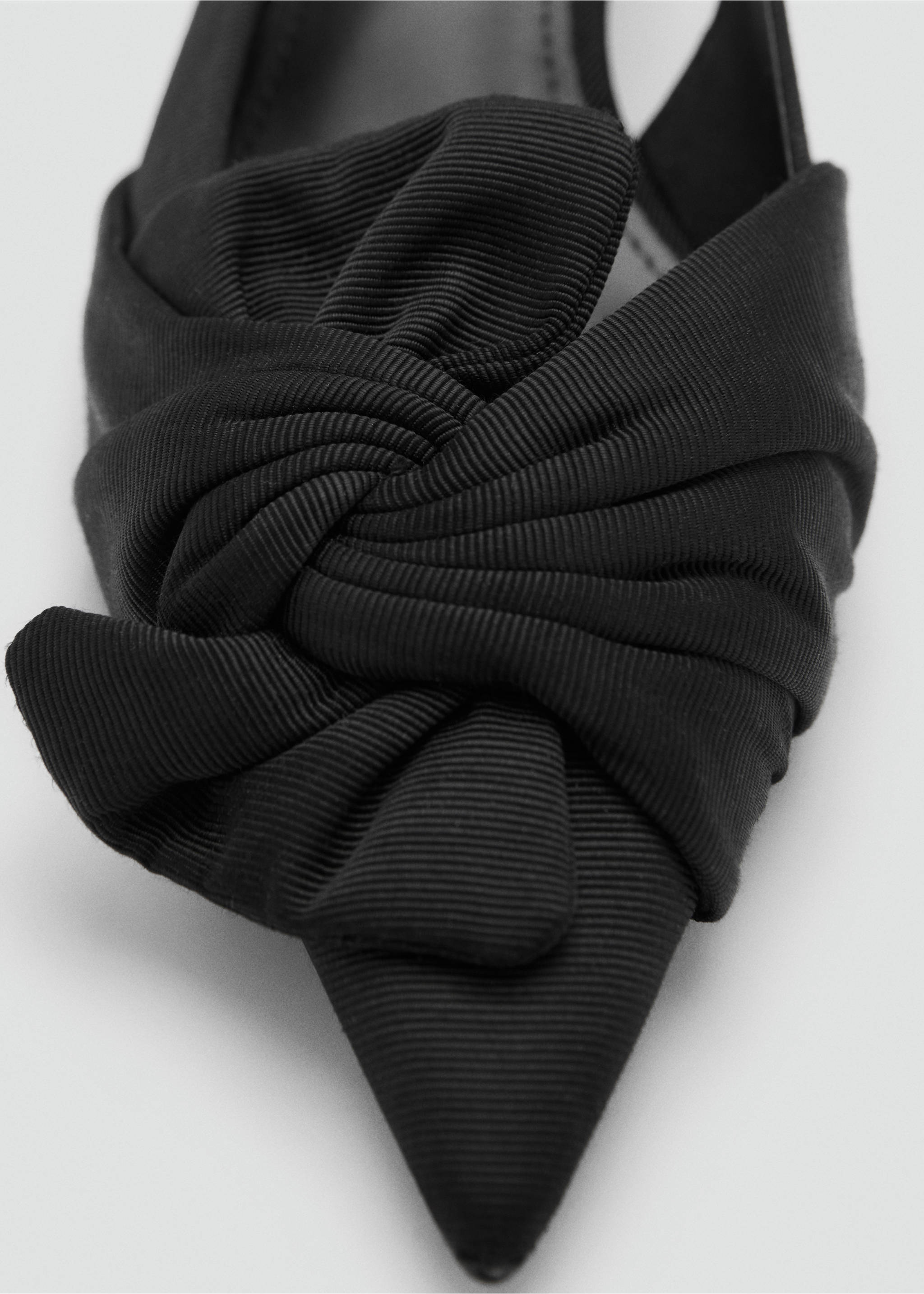 Knot heel shoes - Details of the article 2, Black. Ref: 87080411-00.
