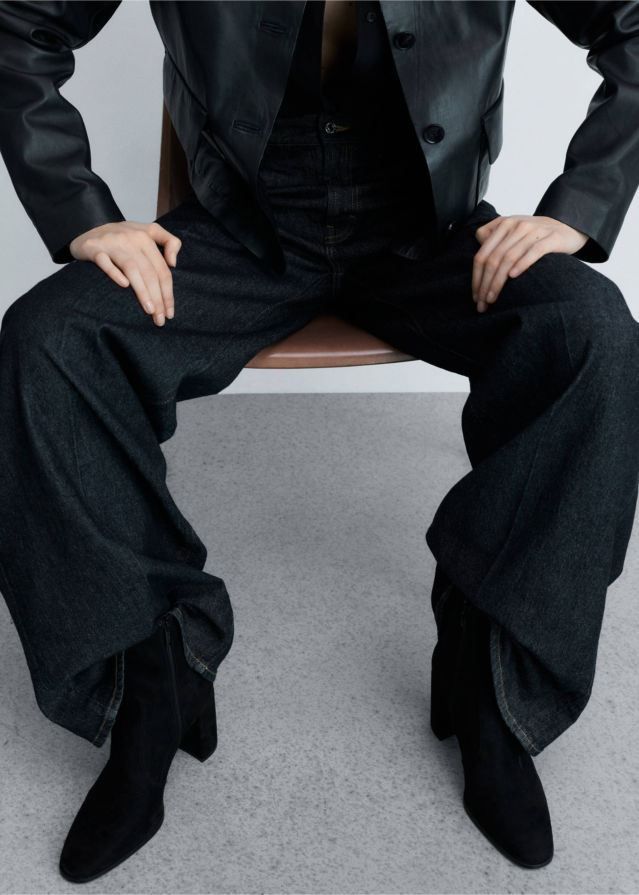 Stivaletti tacco blocco pelle scamosciata - Dettaglio dell'articolo 9, Nero. Ref: 87080415-00.