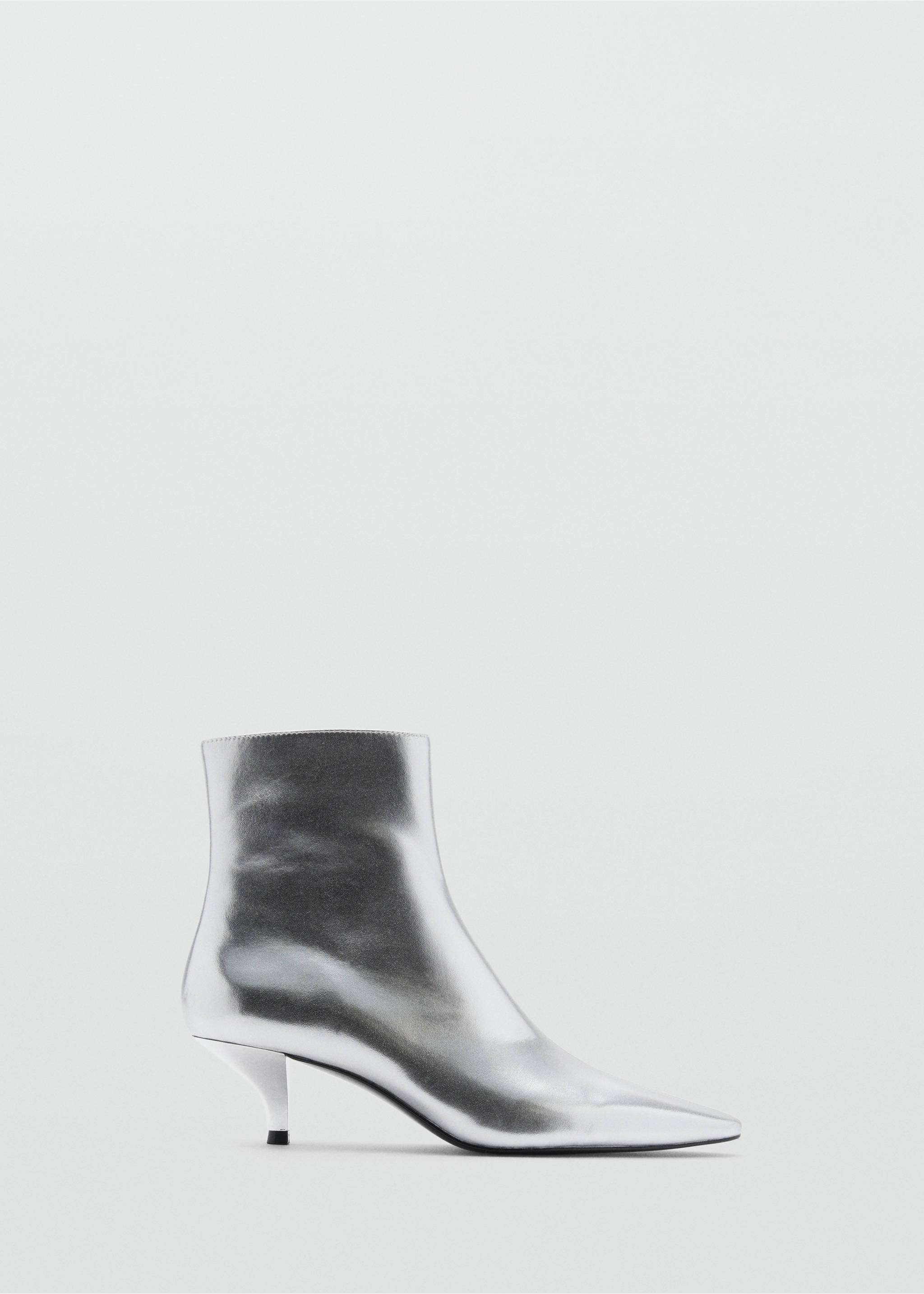 Metallic-effect pointed-toe boots - Article without model, Silver. Ref: 87080418-00.