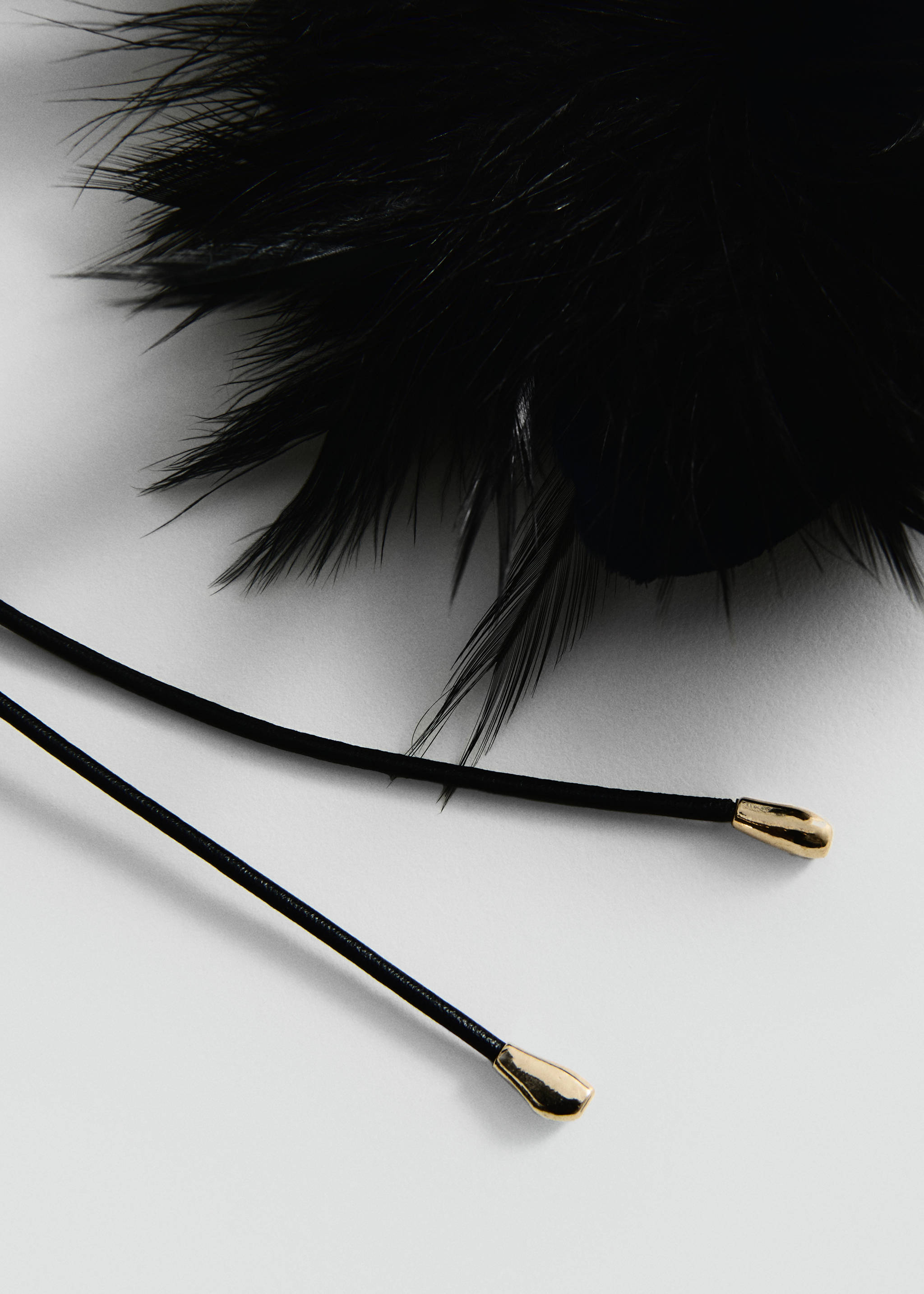 Choker cord with feather detail - Medium plane