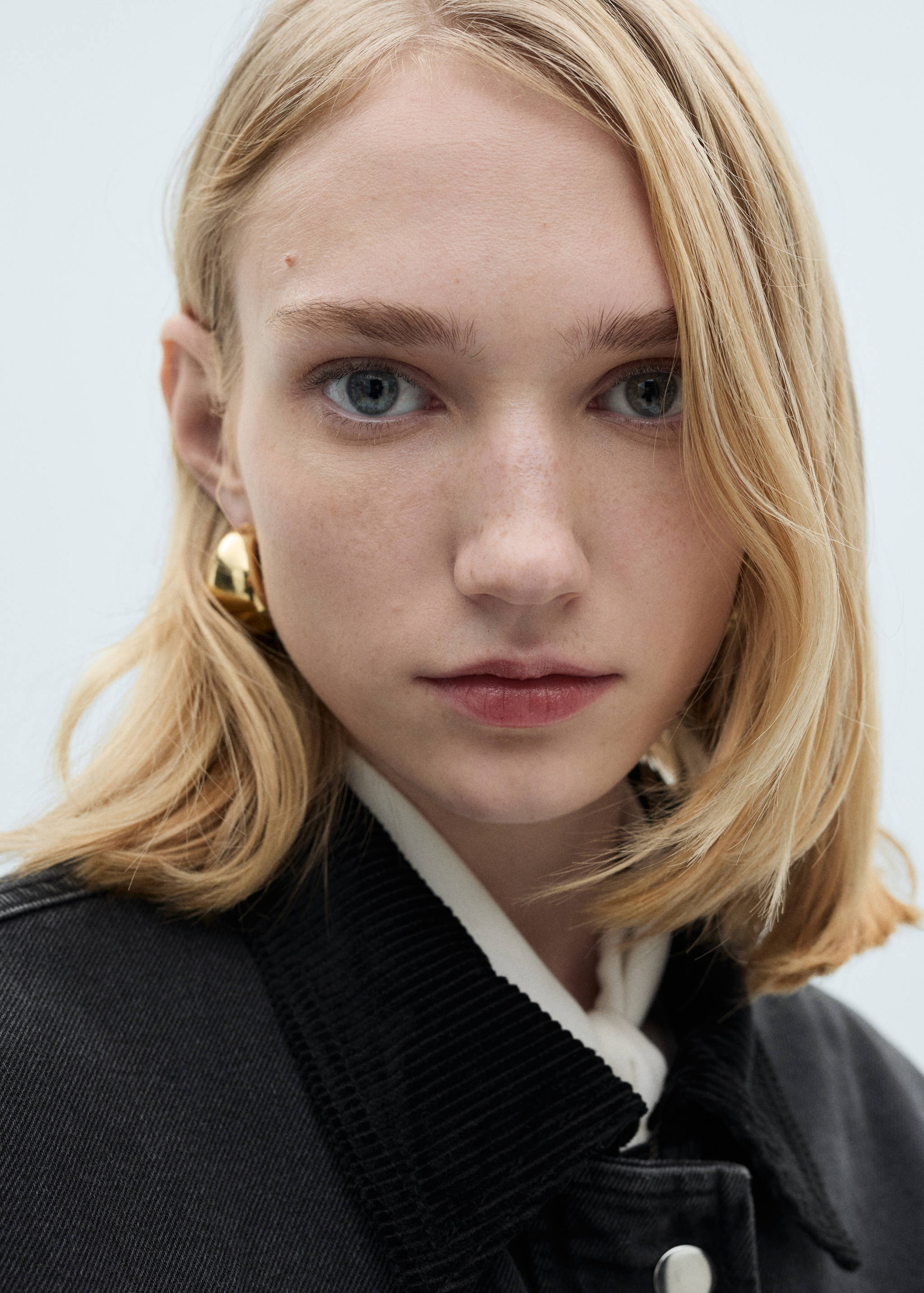 Jacket with corduroy collar pockets - Details of the article 1