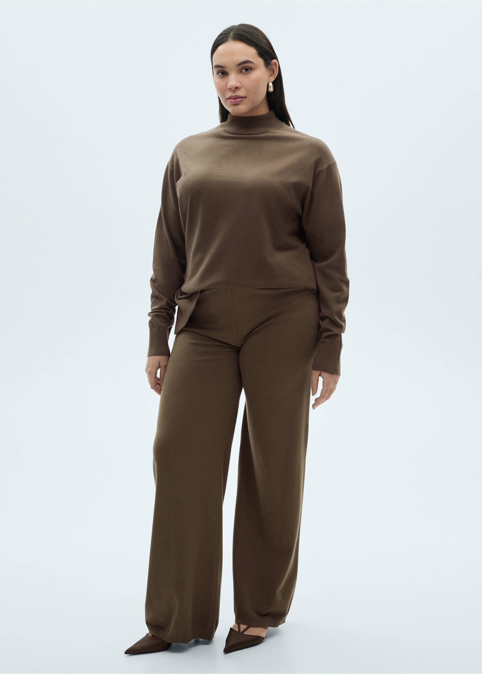 Fine-knit wide leg trousers - Details of the article 6, Khaki. Ref: 87080425-00.