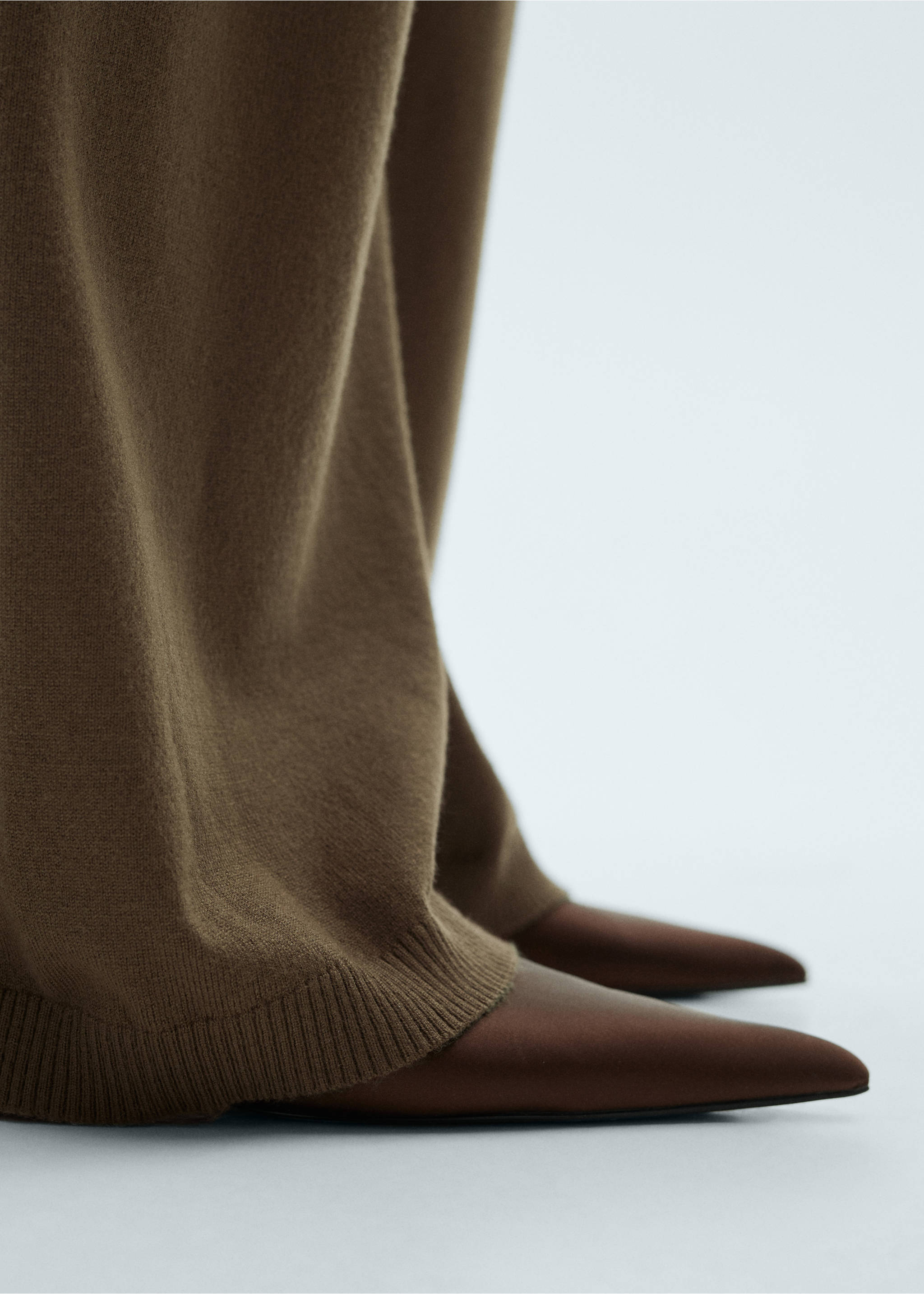 Fine-knit wide leg trousers - Details of the article 4, Khaki. Ref: 87080425-00.