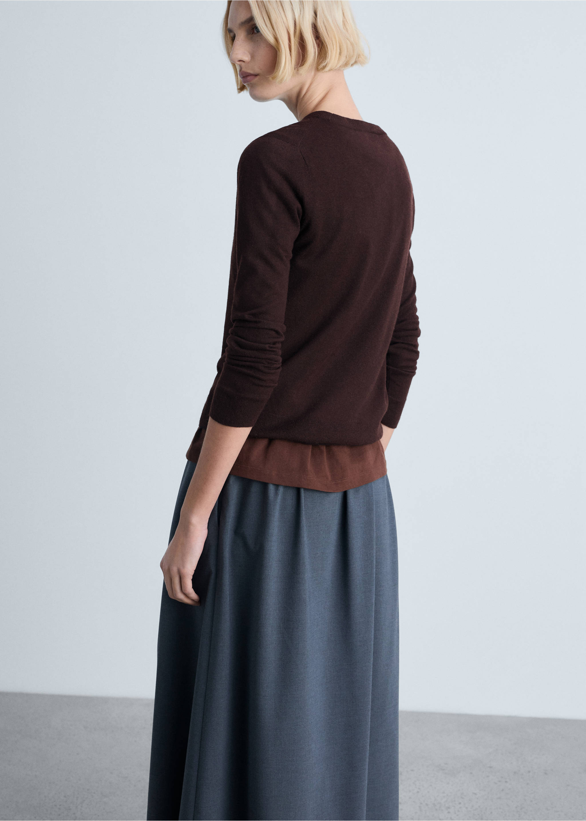Wool-blend round-neck sweater - Reverse of the article, Chocolate. Ref: 87080432-00.