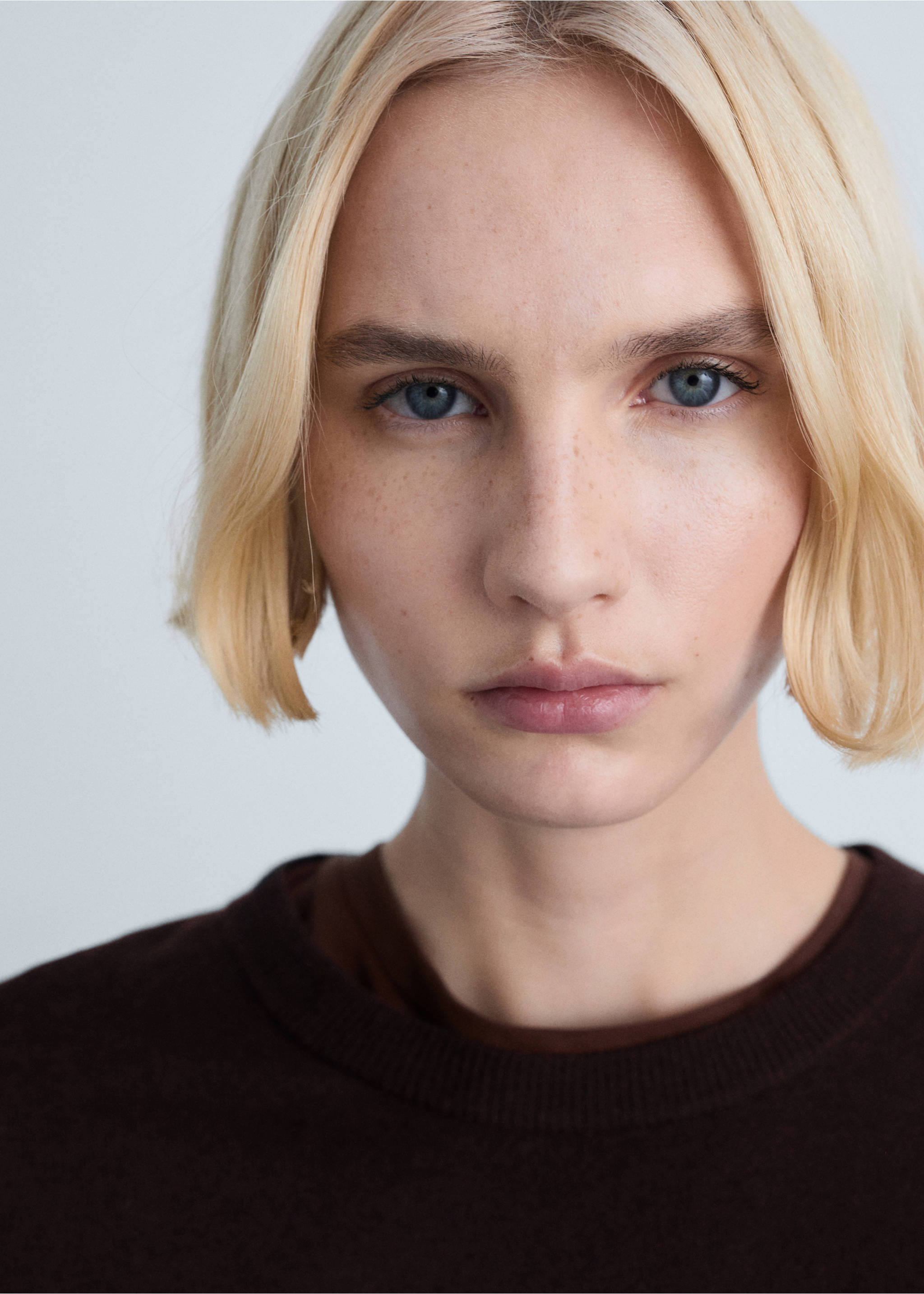 Wool-blend round-neck sweater - Details of the article 1, Chocolate. Ref: 87080432-00.