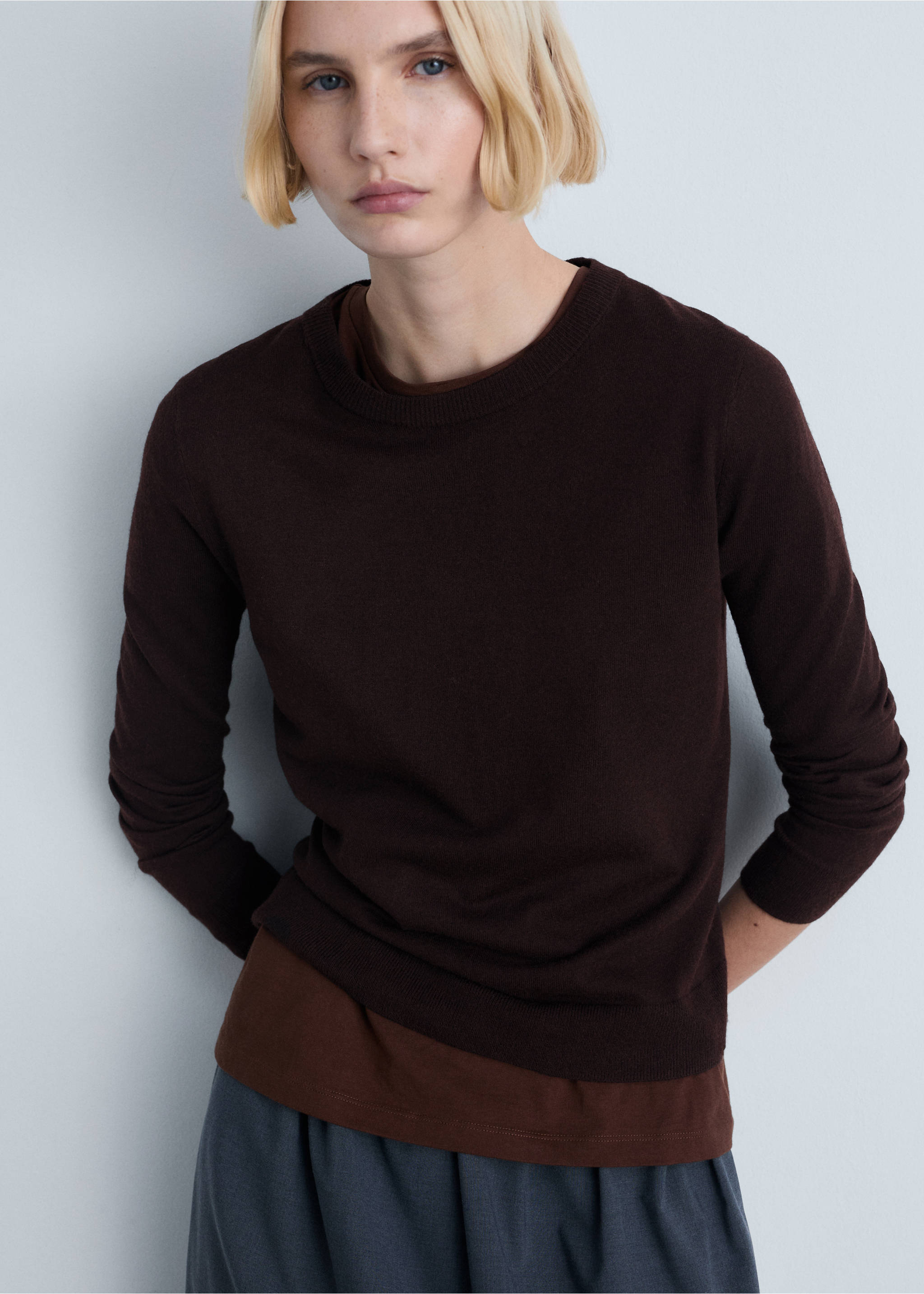 Wool-blend round-neck sweater - Details of the article 3, Chocolate. Ref: 87080432-00.
