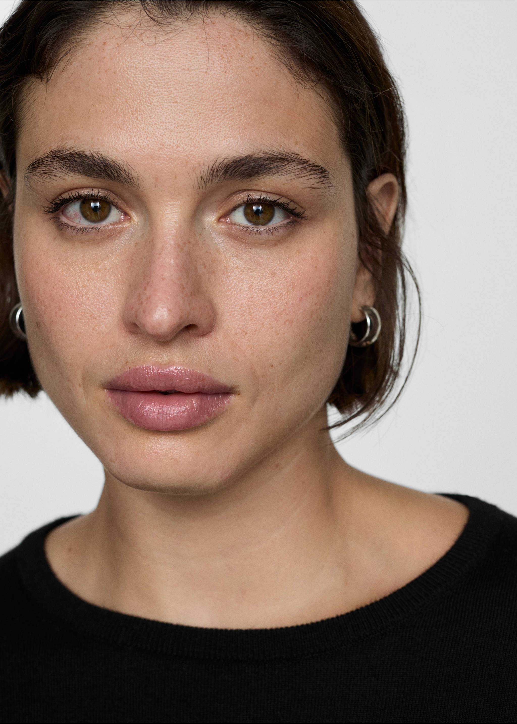 Wool-blend round-neck sweater - Details of the article 4, Black. Ref: 87080432-00.