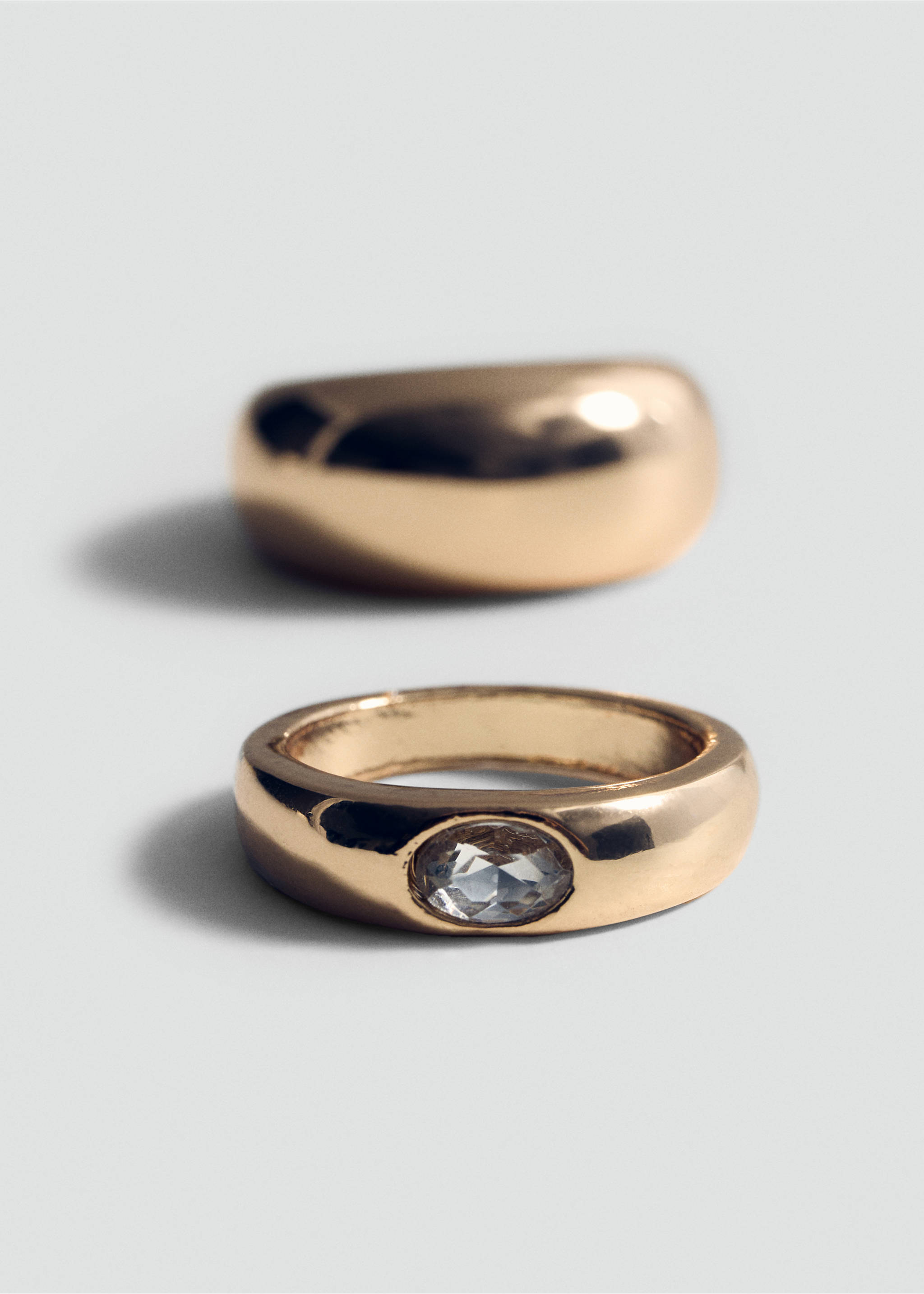 Set mit Ringen - Detail des Artikels 5, Gold. Ref: 87080436-00.