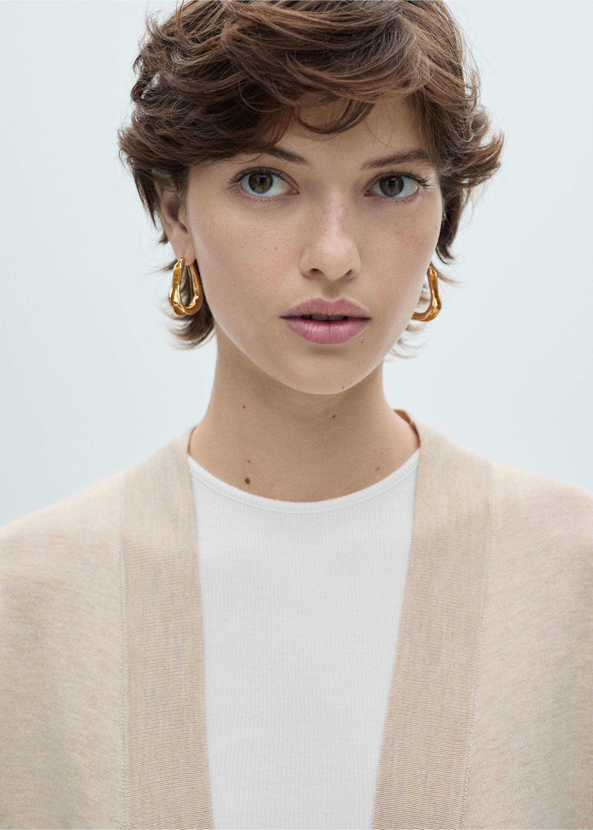 Finstickad cardigan - Detaljer om artikeln 1, Sand. Ref: 87080437-00.