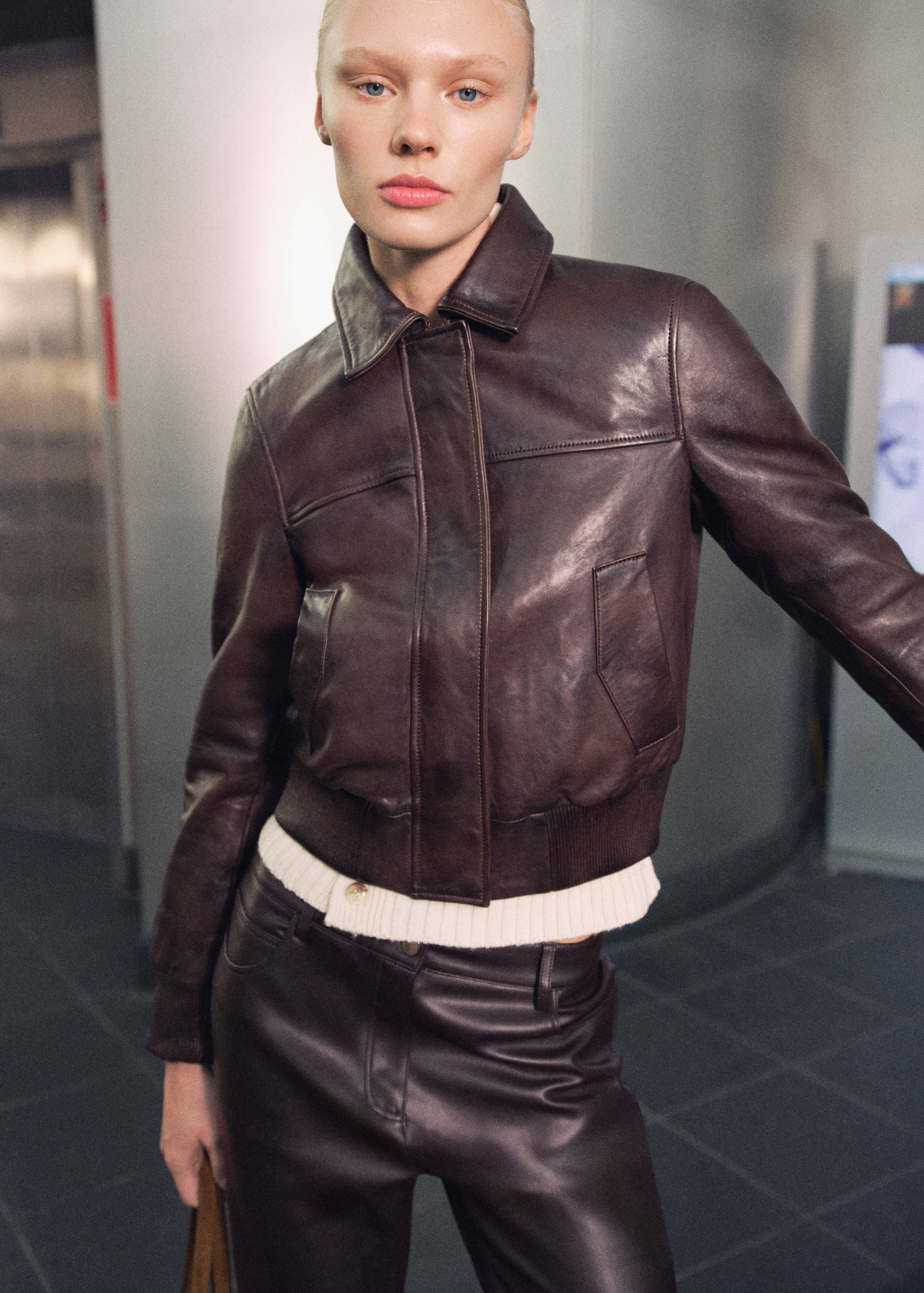 Leather bomber jacket - Details of the article 6